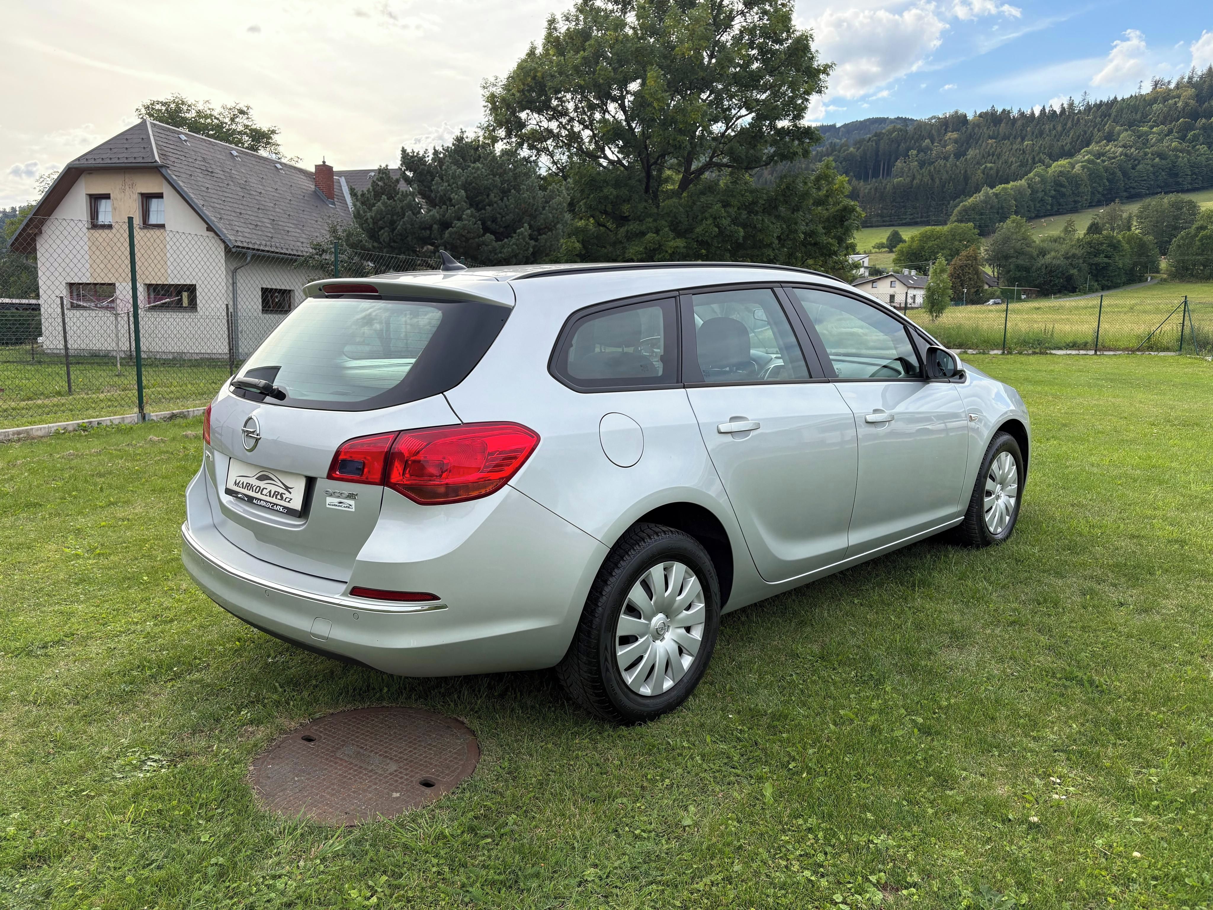 Opel Astra, SPORTS TOURER 1.6CDTi NAVI TZ - fotka 5