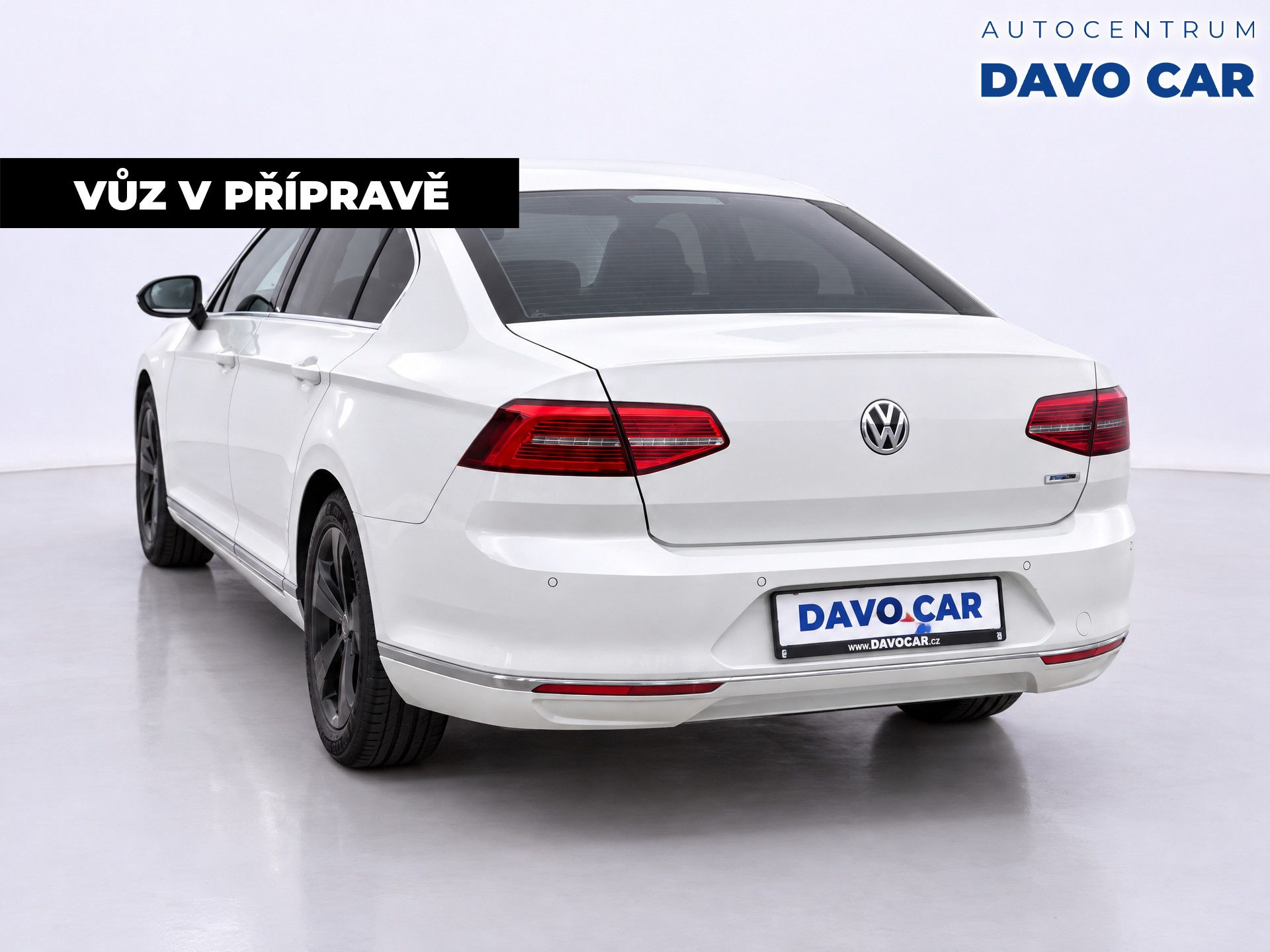 Volkswagen Passat, 2,0 TDi 110kW DSG Highline CZ - fotka 2