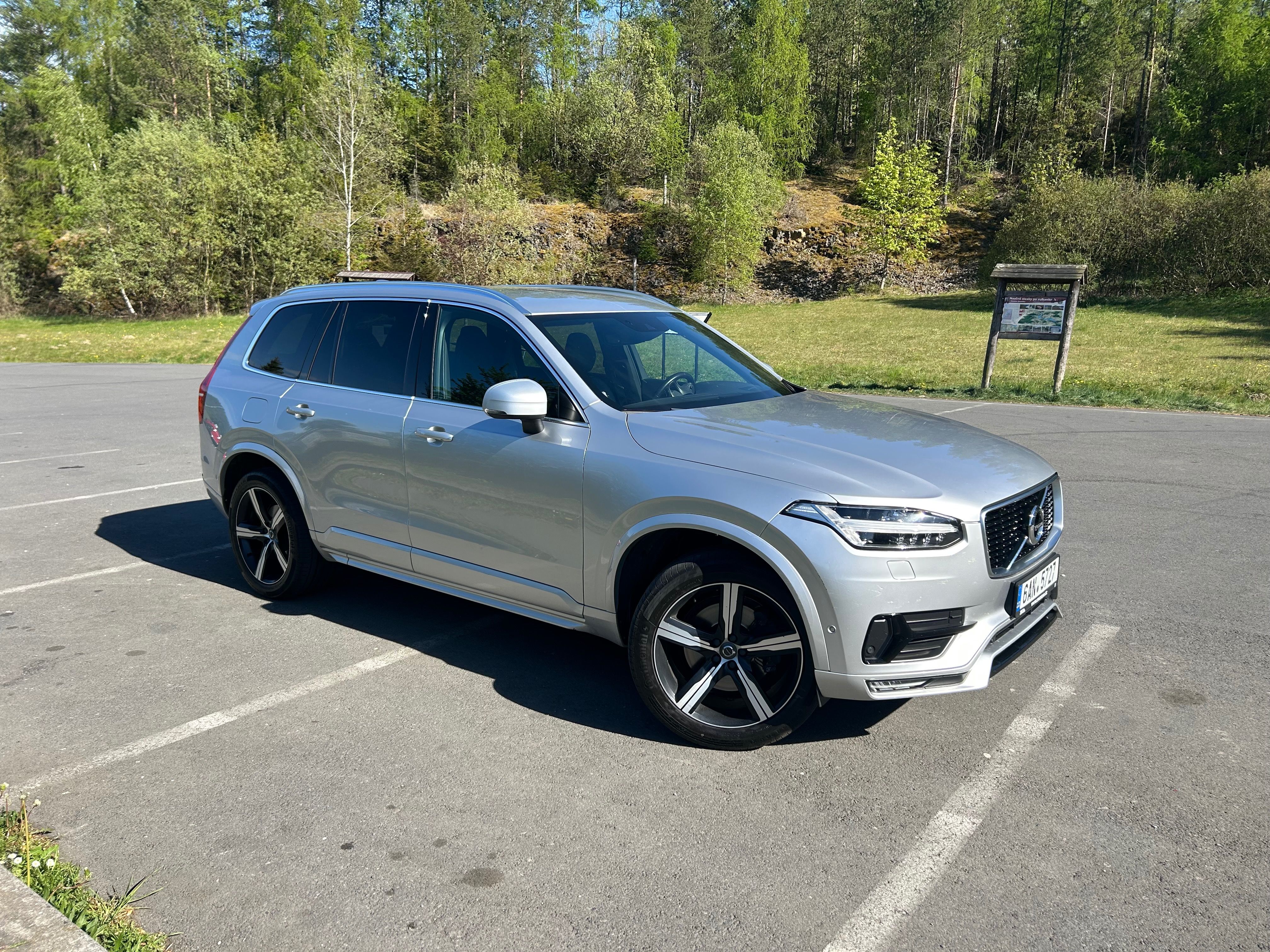 Volvo XC90, D5 R-Design MATRIX_VZDUCH_DPH - fotka 6
