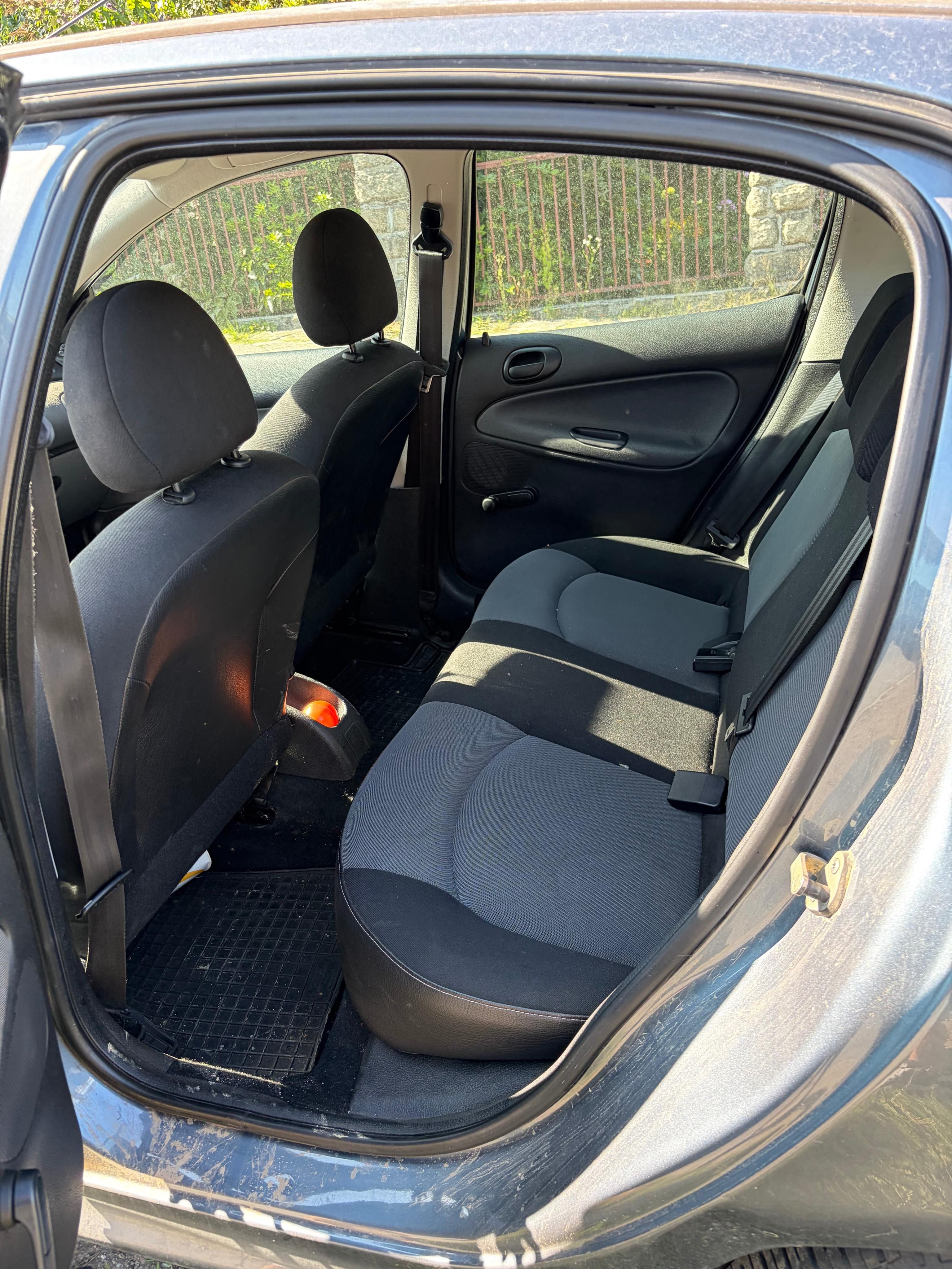 Peugeot 206 - fotka 6