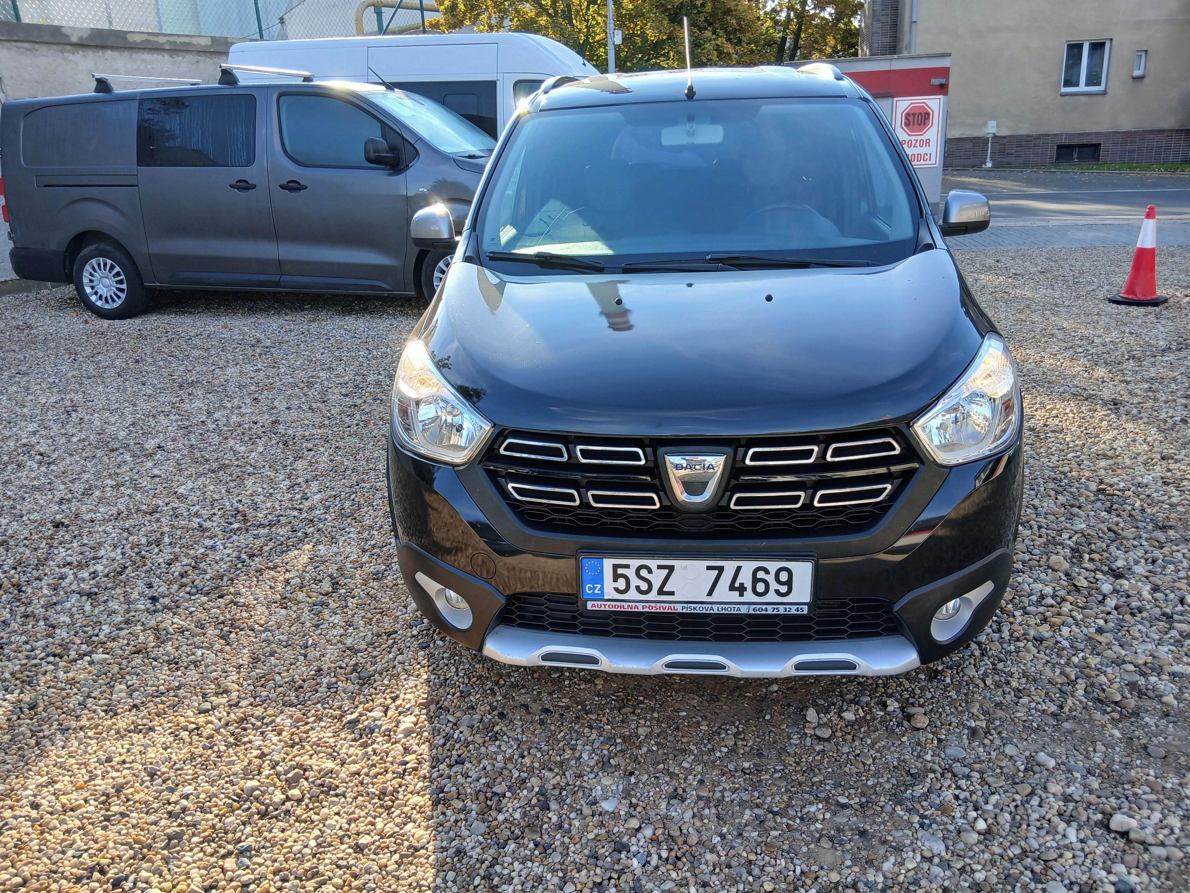 Dacia Lodgy, 1.2i 85KW 7Míst, Stepway - fotka 2
