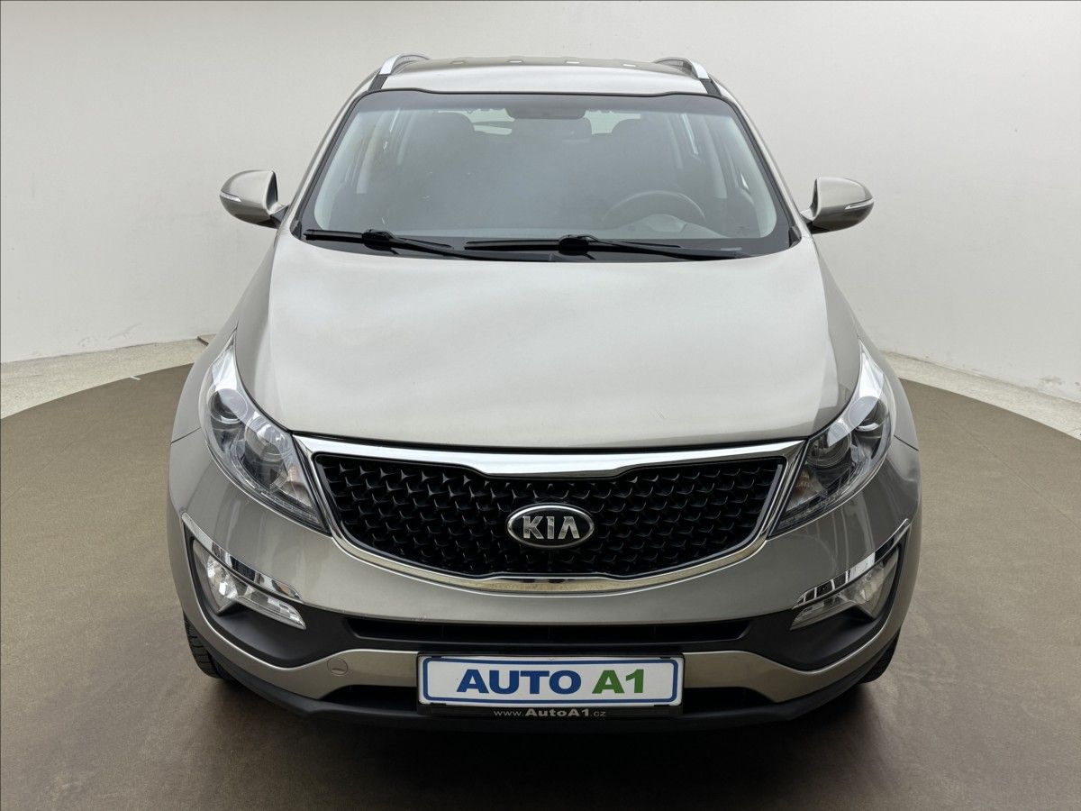 Kia Sportage, 2,0 4X4 DPH VÝHŘEV TAŽNÉ ČR - fotka 2