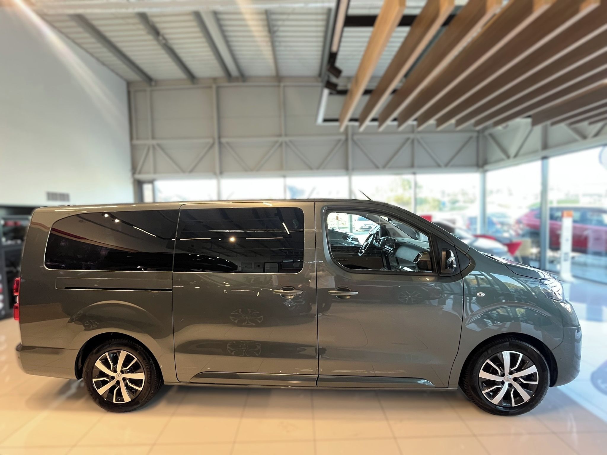 Toyota Proace Verso, 2.2D 8AT L2 VIP | TAŽNÉ - fotka 4