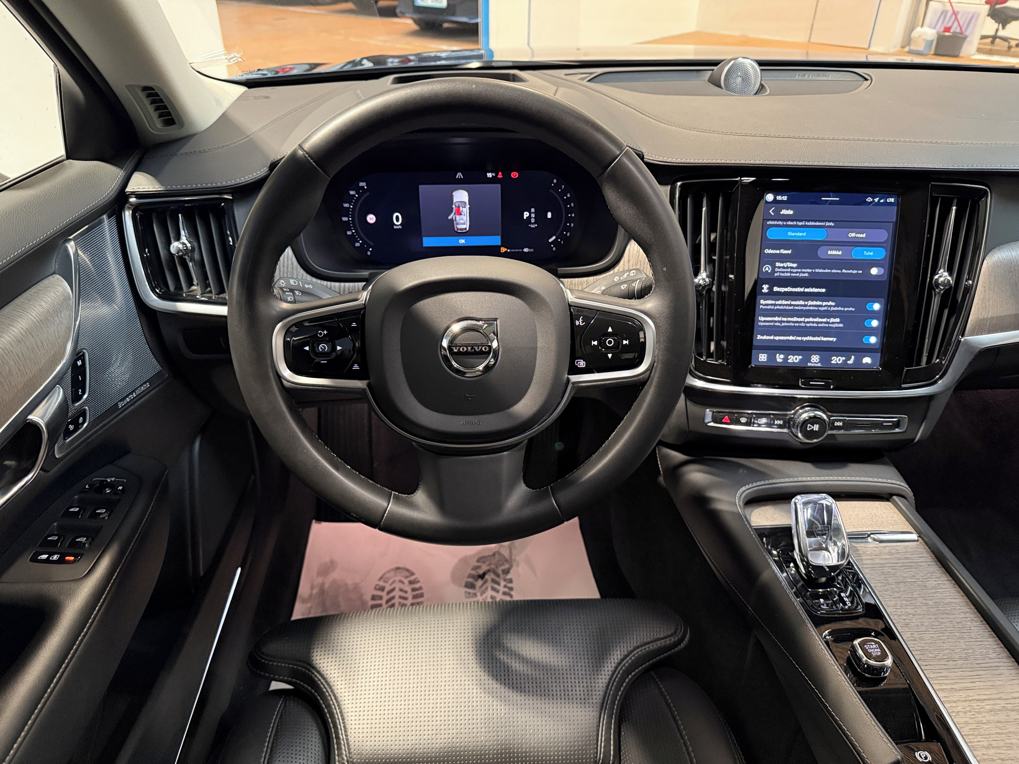 Volvo V90, B6 AWD benzin Ultimate Auto - fotka 6