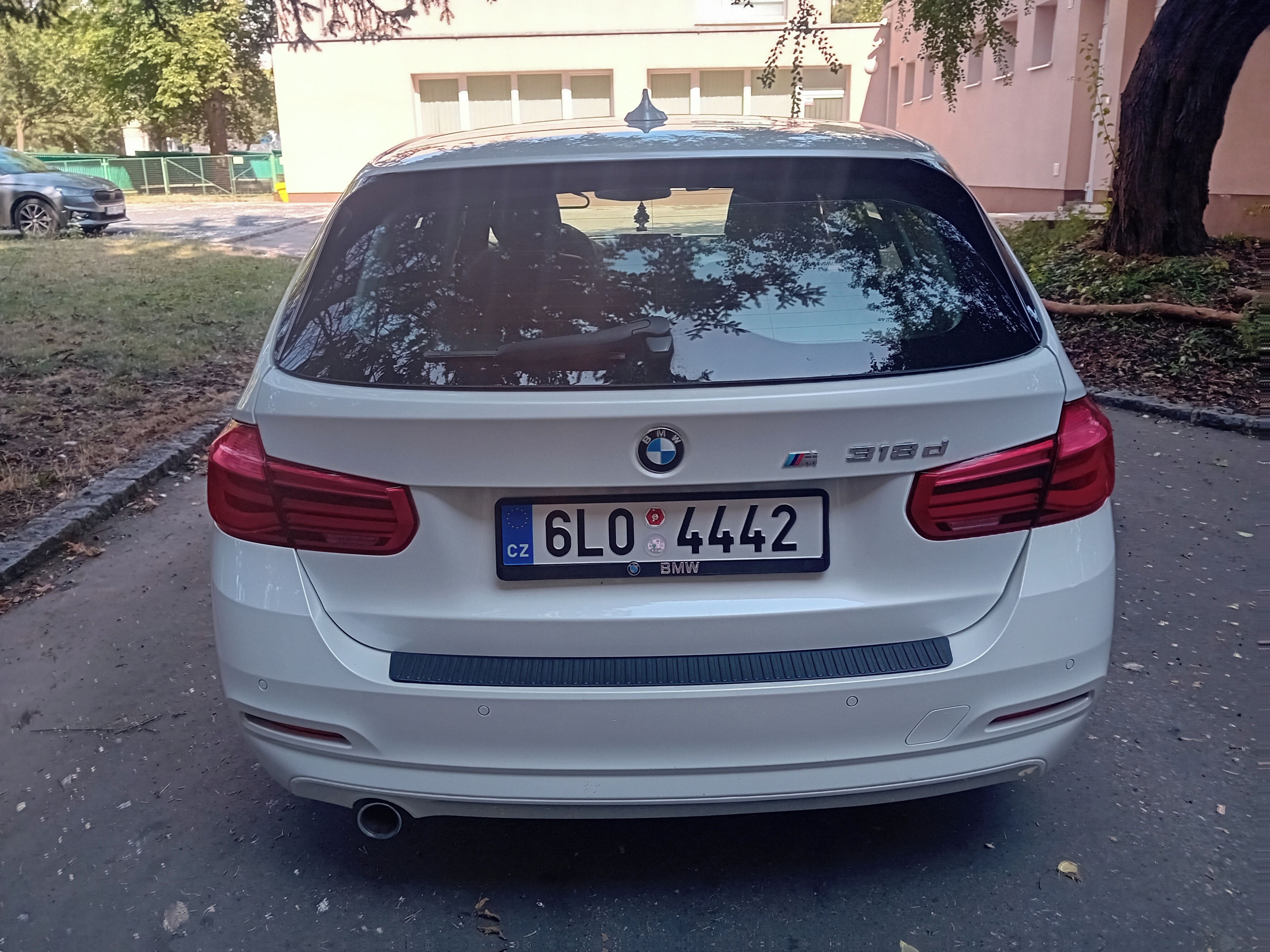 BMW Řada 3, 318d F31 - fotka 4
