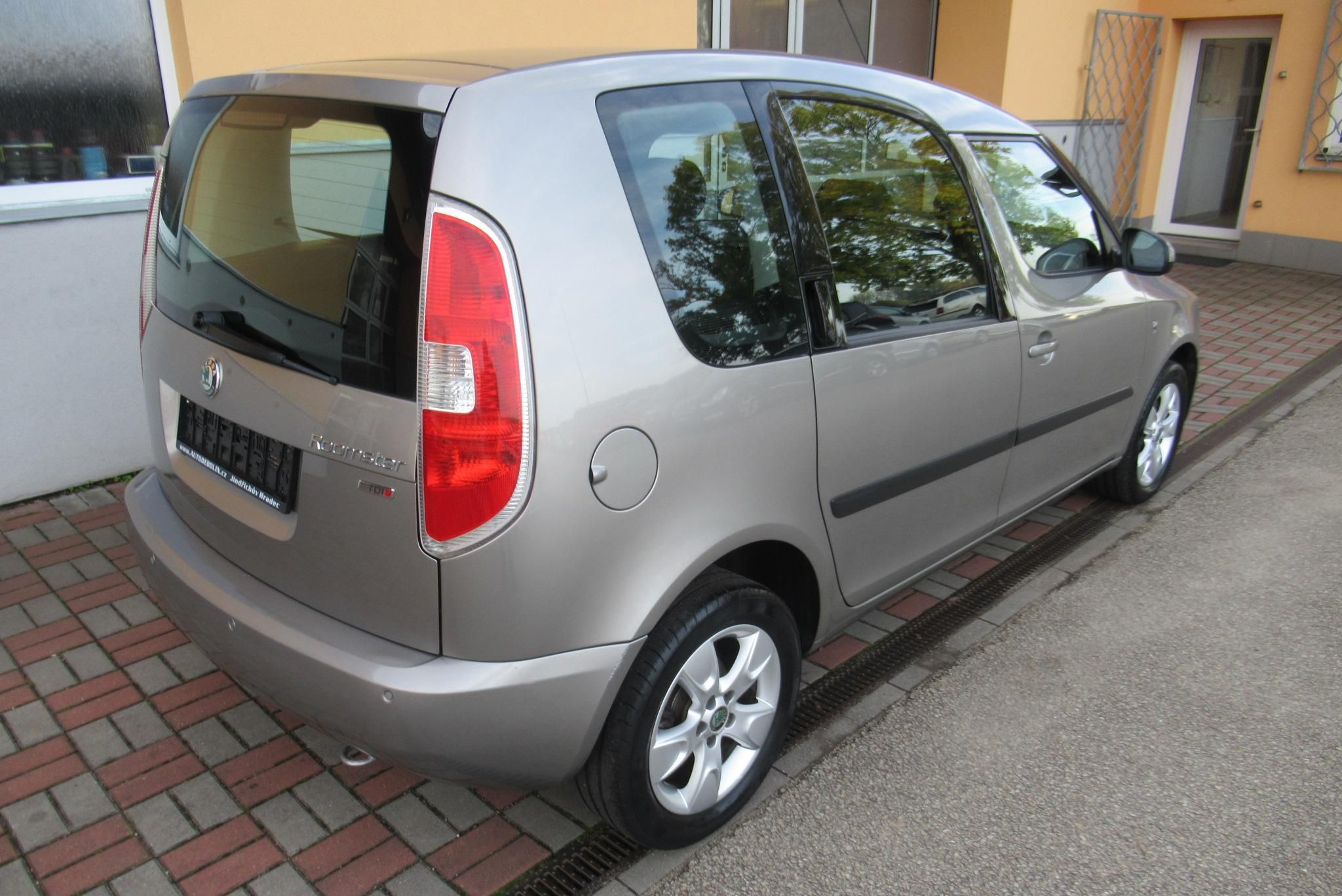 Škoda Roomster, 1.4 TDi AUT. KLIMA SADA KOL - fotka 2