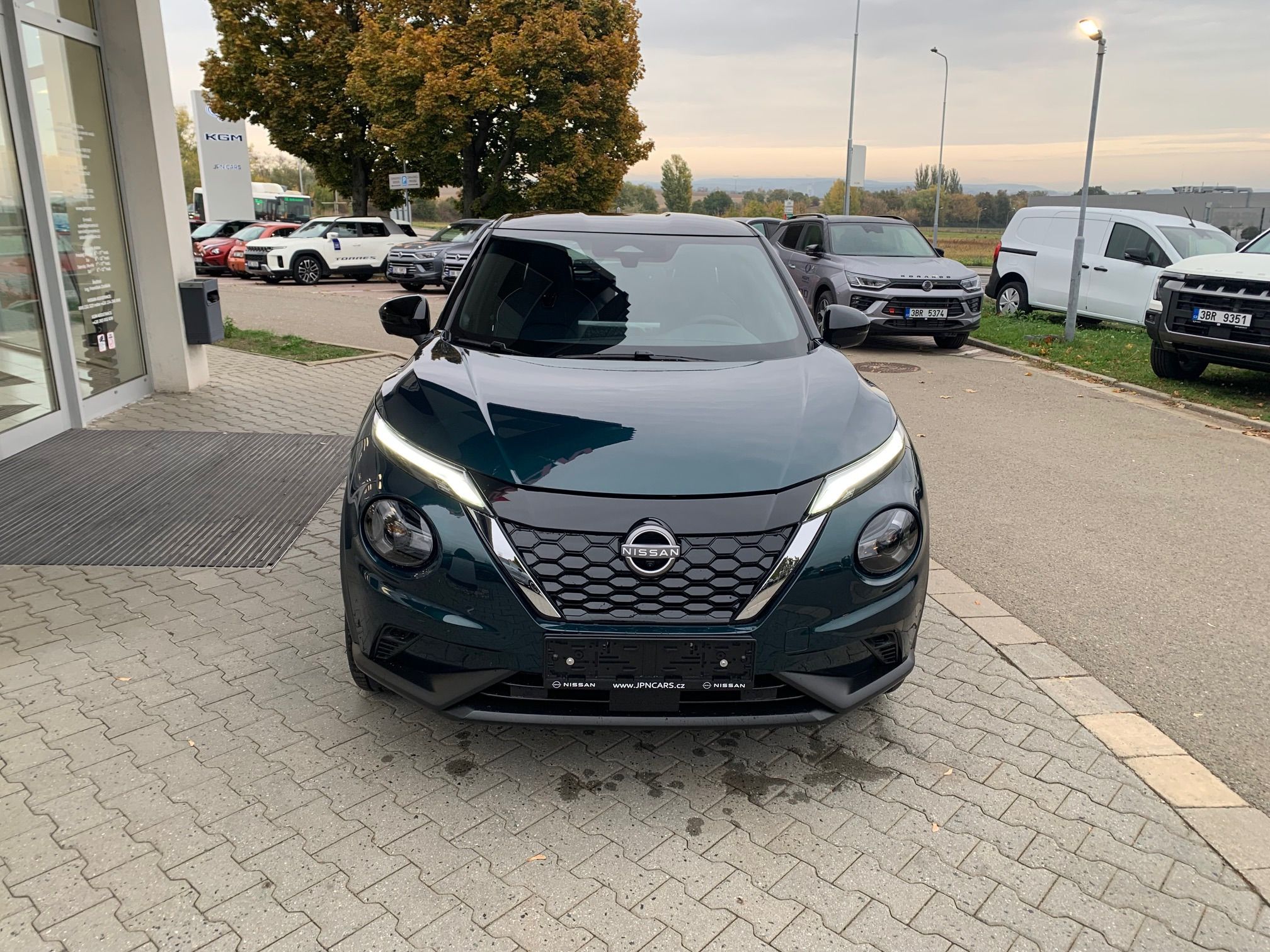 Nissan Juke, 1.6 HEV 143 AT PULSE + GW - fotka 2