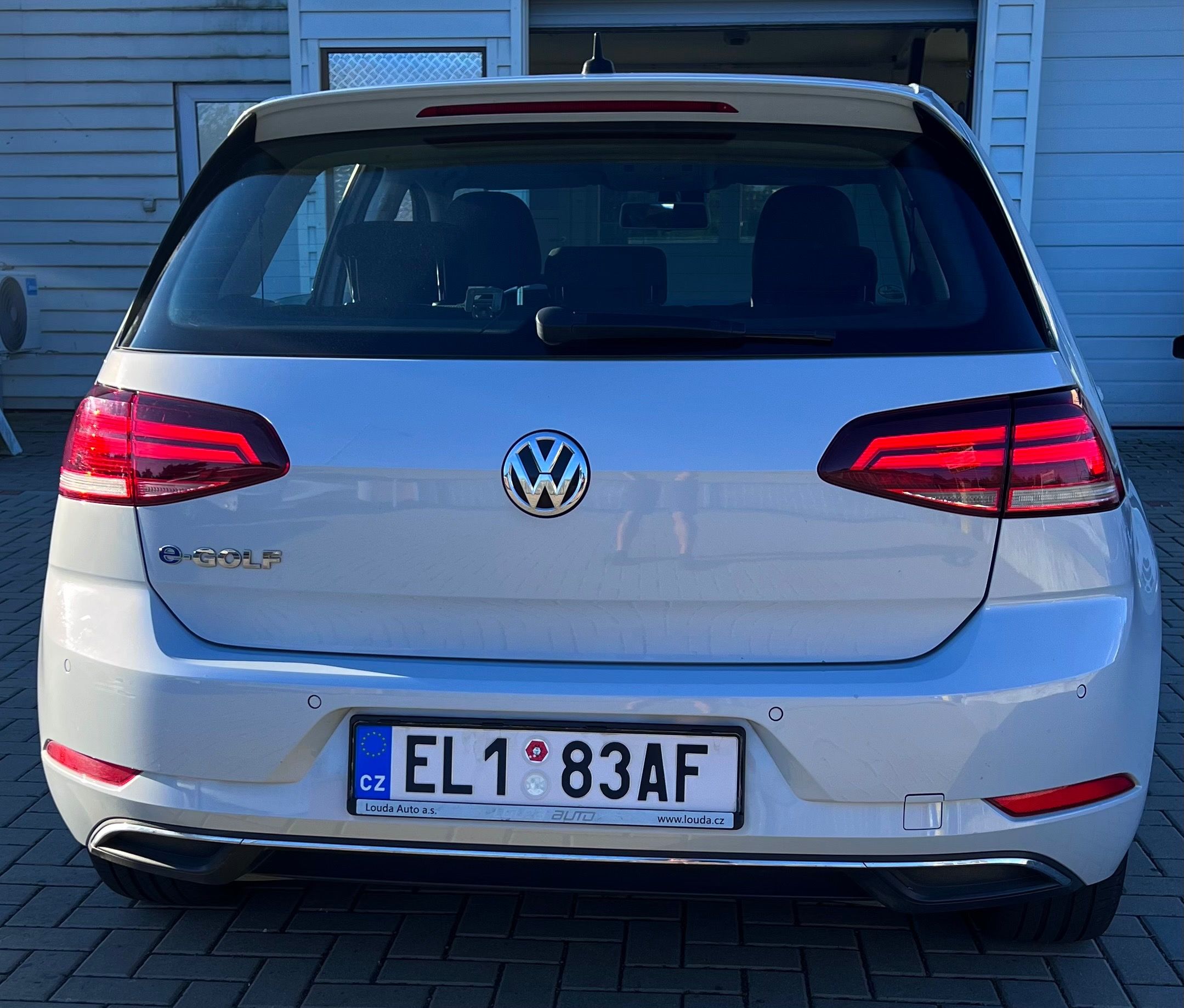 Volkswagen Golf, E-golf - fotka 6