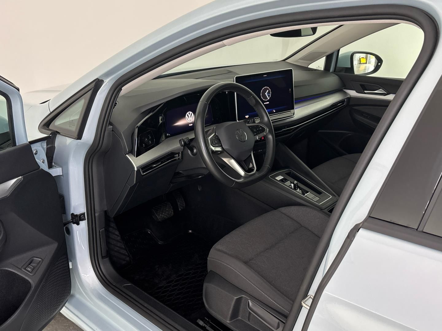 Volkswagen Golf, 1.5 eTSi / 85 kW Life DSG - fotka 6