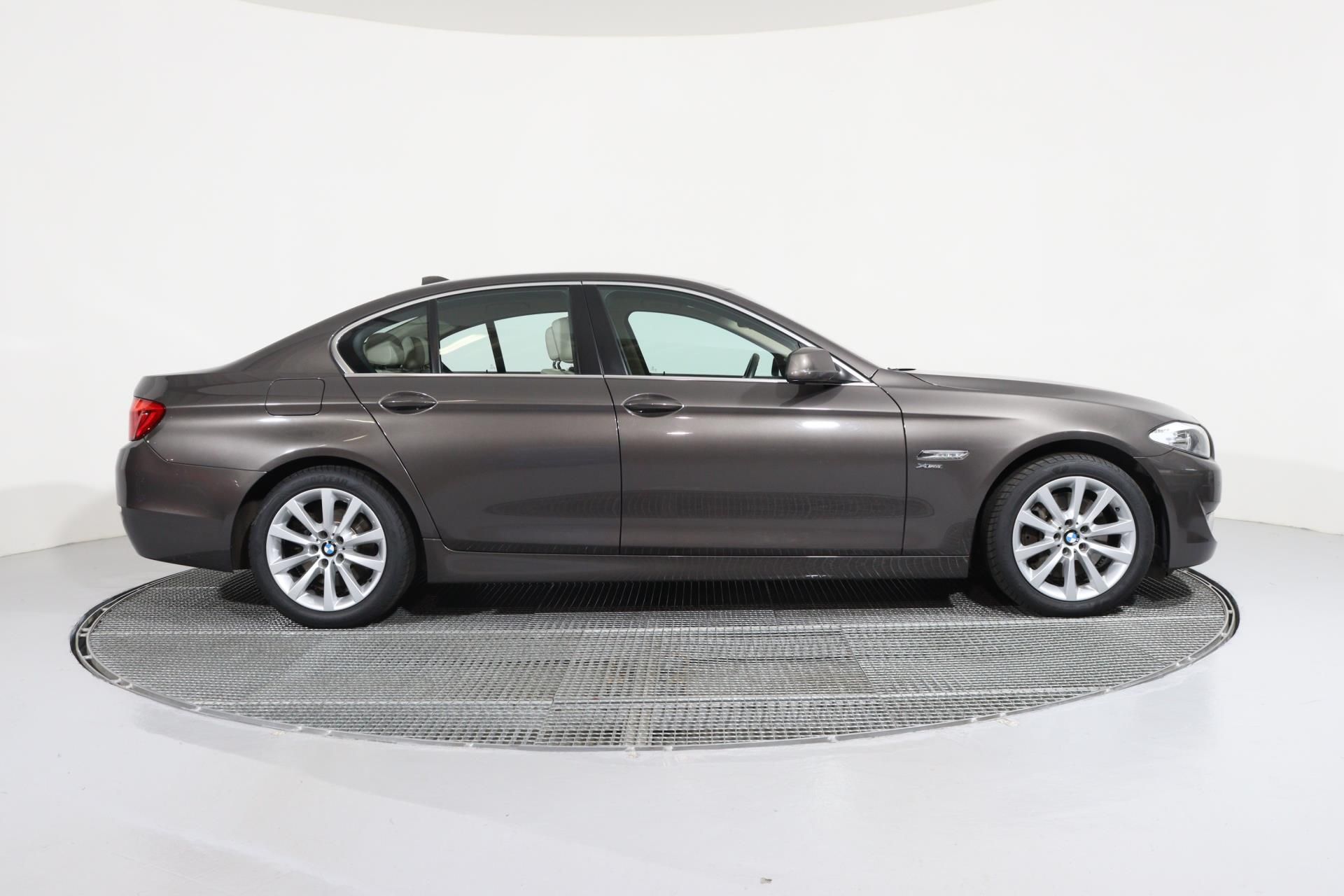 BMW Řada 5, 2,0 D XDRIVE 160kW - fotka 3