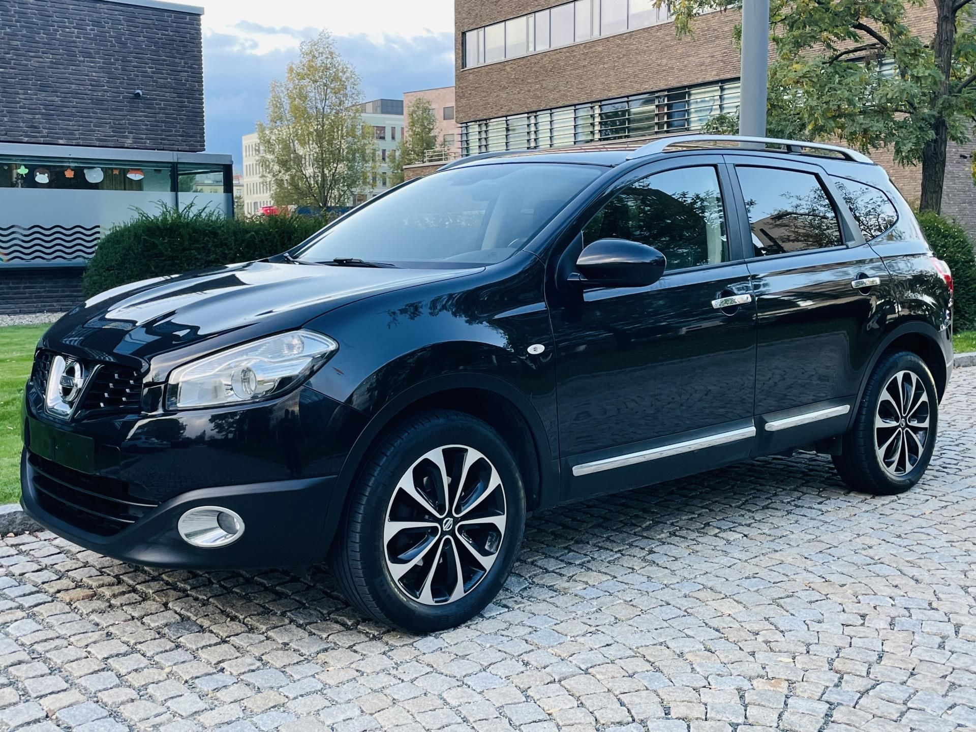 Nissan Qashqai, 2.0i +2 MAN 1MAJ TAŽNÉ KAMERA - fotka 5