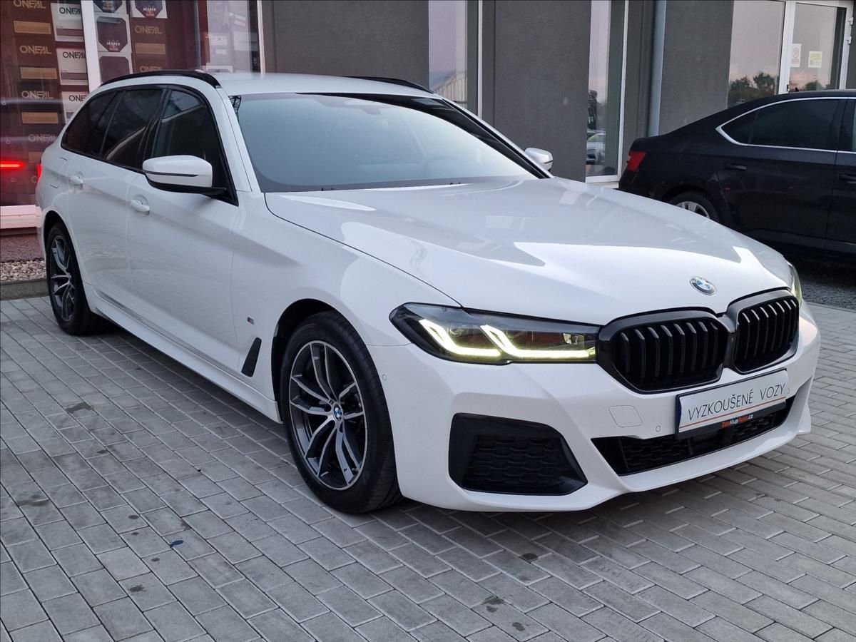 BMW Řada 5, 520d Xdrive M-Sport ČR,1.Maj. - fotka 3