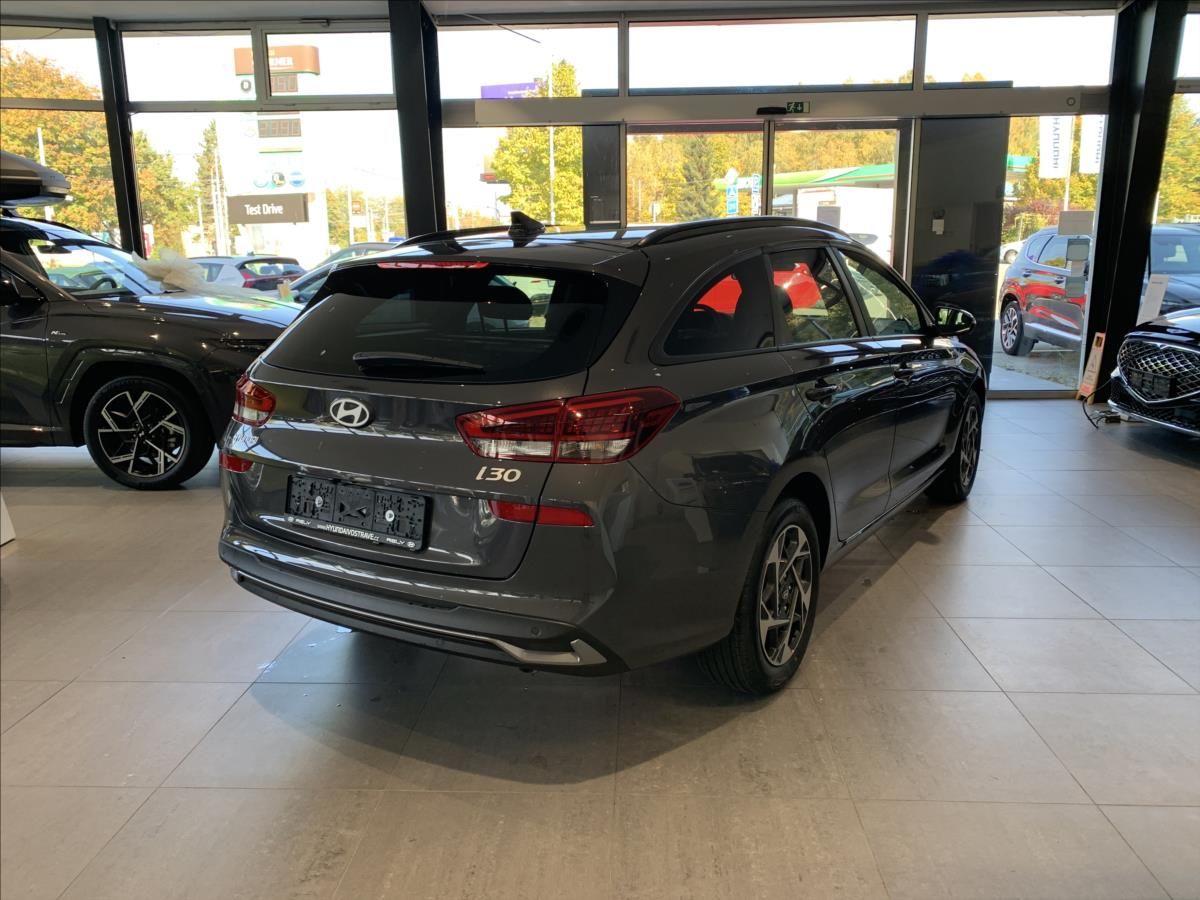Hyundai i30, 1,0 T-GDI 85 kW MT GO CZECH - fotka 5