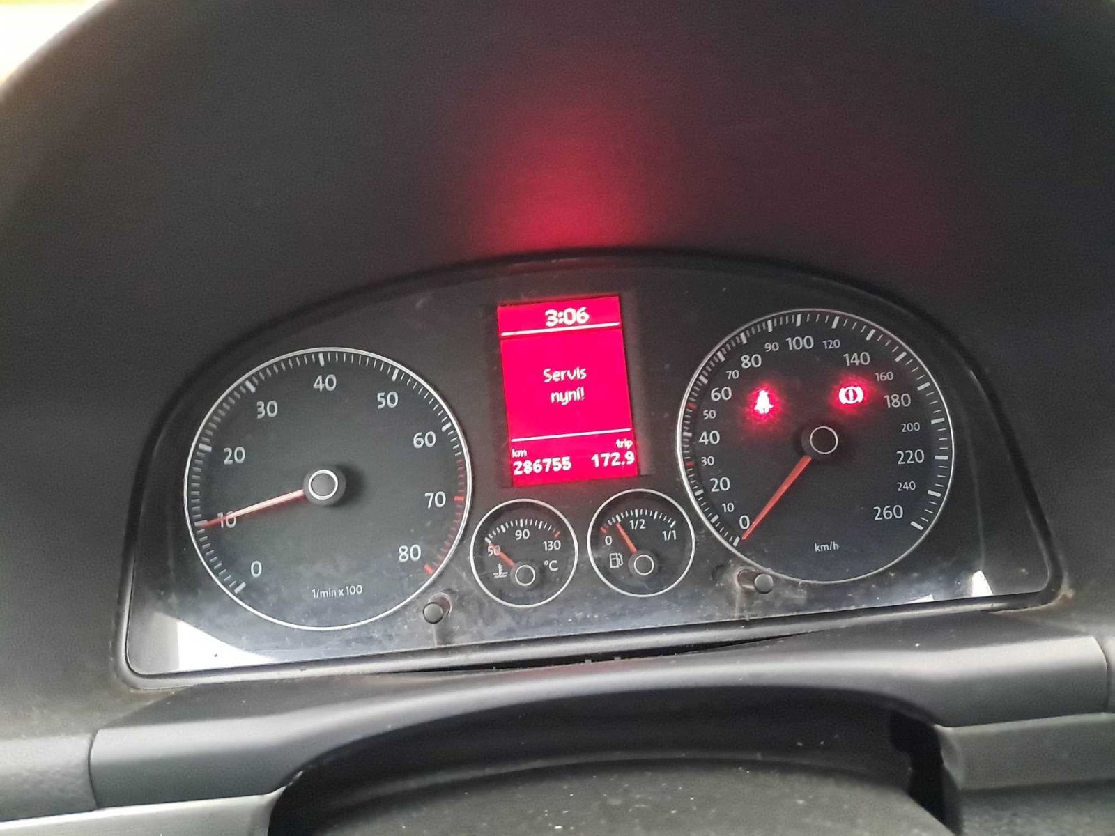 Volkswagen Touran, 1.4 TSI, 7 míst, Serv.kniha - fotka 3