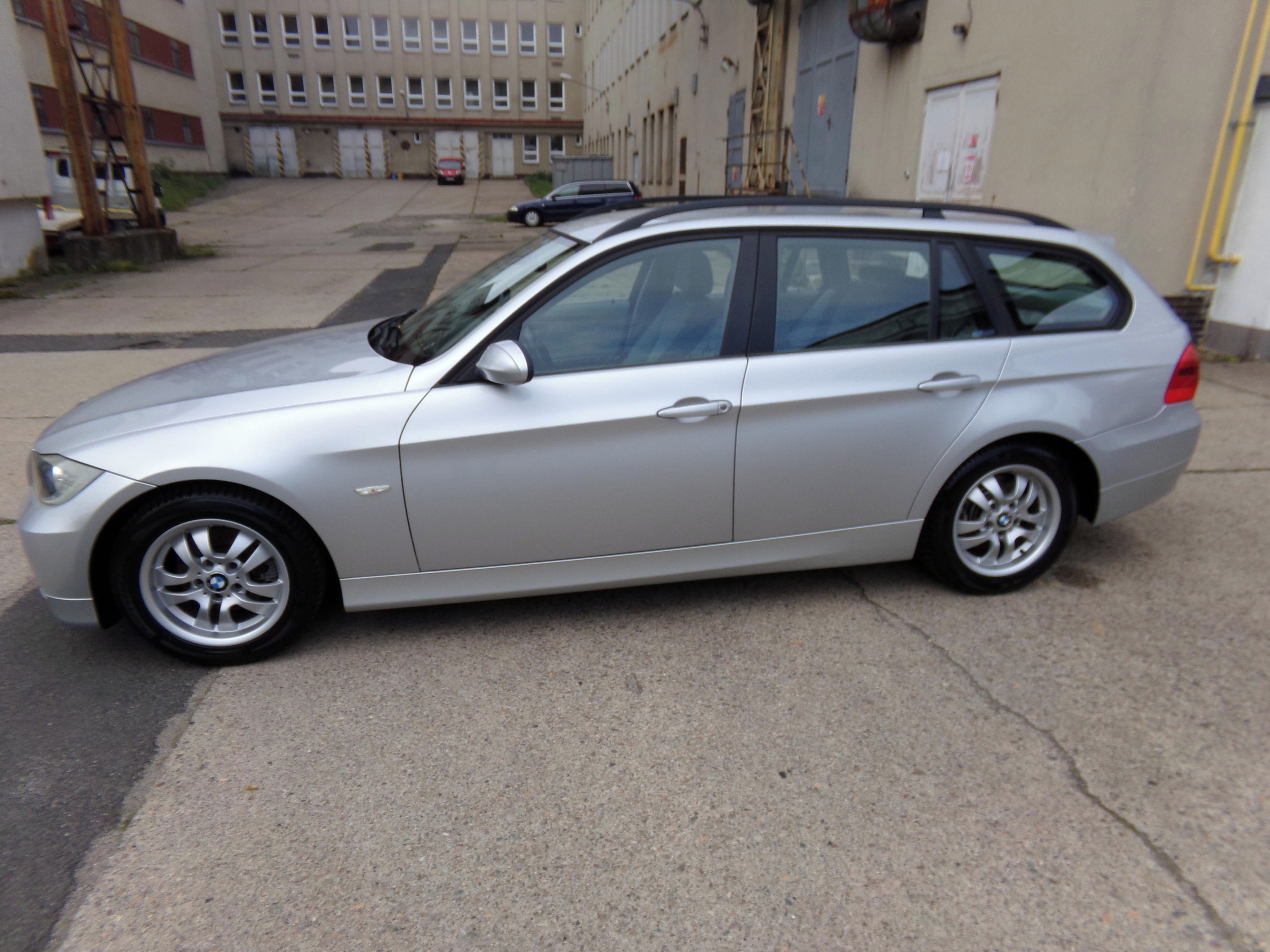 BMW Řada 3, 320d - fotka 2