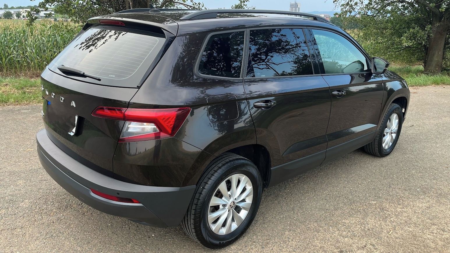 Škoda Karoq, 1.0 TSI Ambition, Tažné - fotka 4