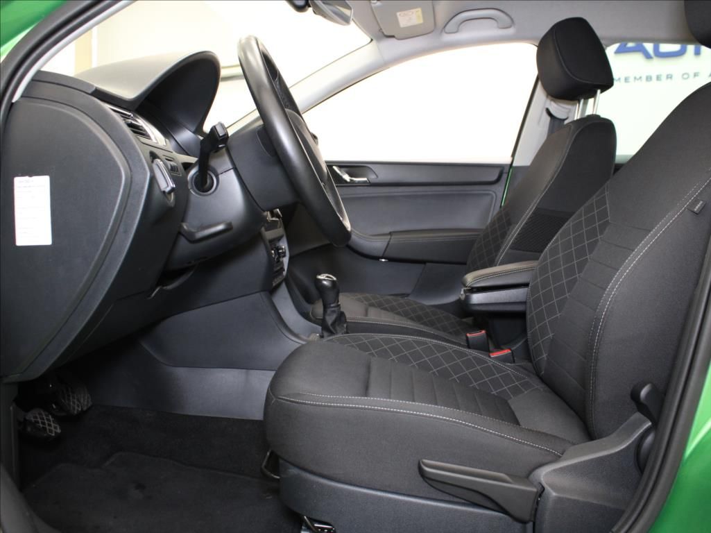 Škoda Rapid, 1,2 TSi 81kW Style+ 37tkm! 1.m - fotka 6