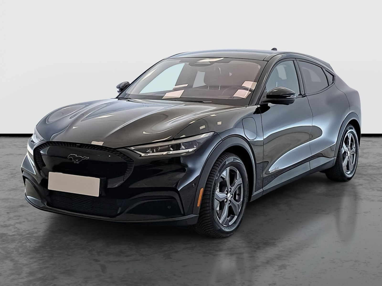 Ford Mustang Mach-E, Standard Range AWD, SoH 94% - fotka 3