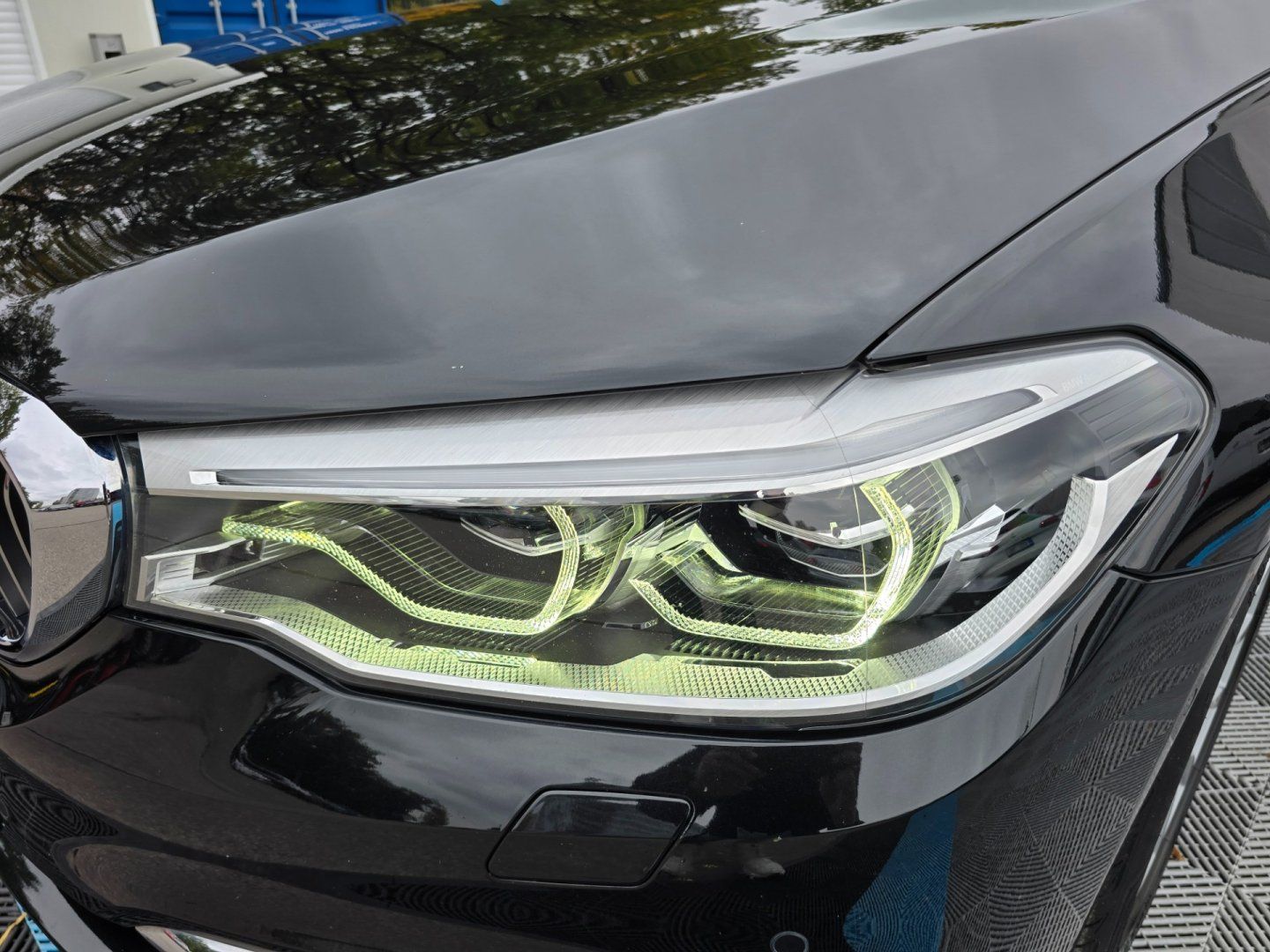 BMW Řada 5, 530d xDrive/ČR/2.MAJ/LUXURY - fotka 3