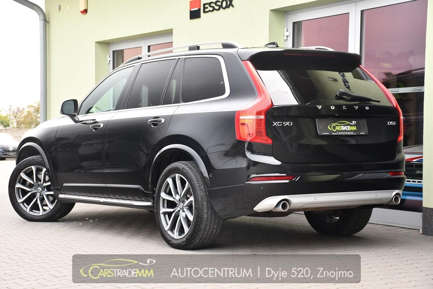 Volvo XC90, D5 AWD MOMENTUM ČR - fotka 3
