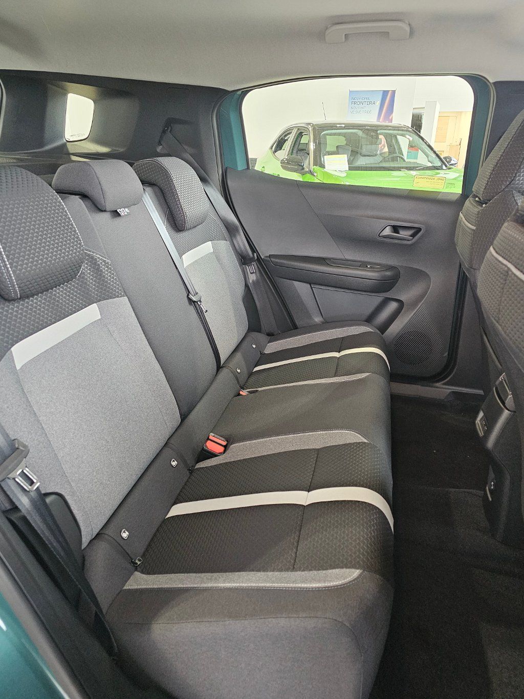 Opel Frontera, Edition 1.2 TURBO 100k MT6 - fotka 4