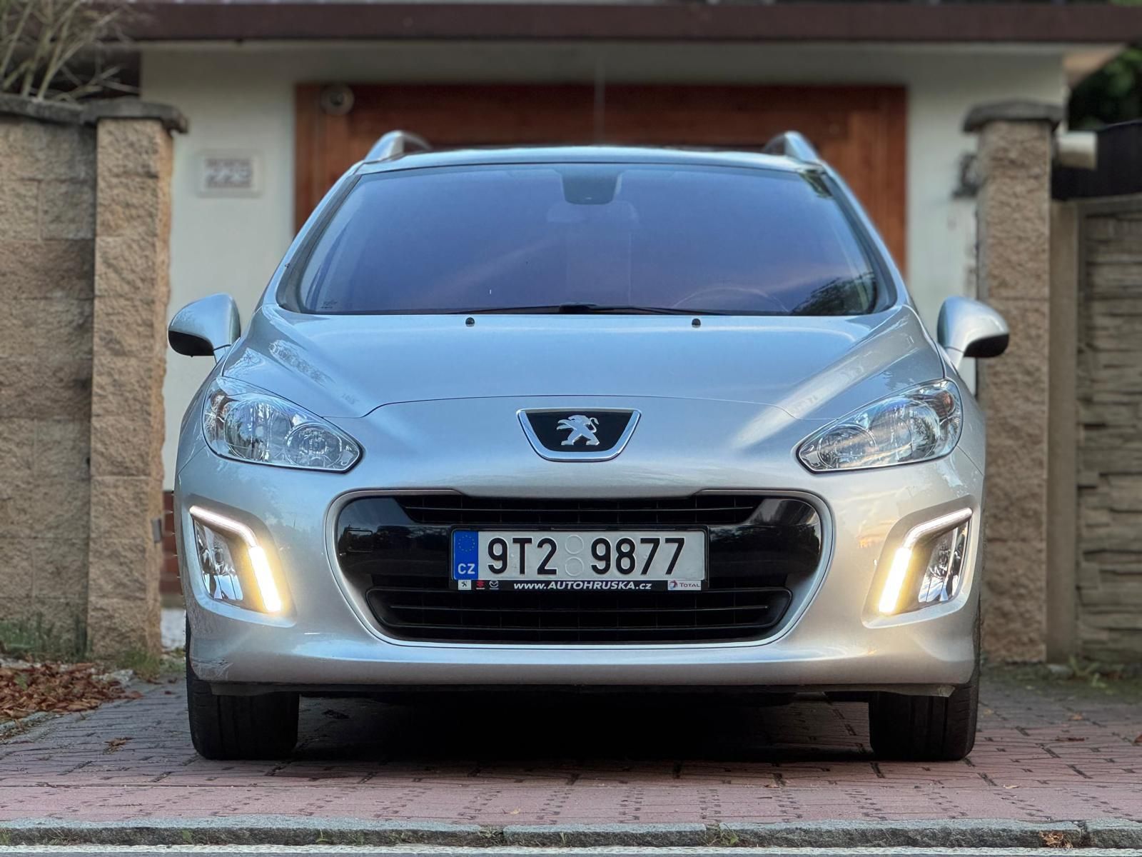 Peugeot 308, 1.6i 1.MAJ. ČR GARÁŽOV. 45tkm - fotka 2