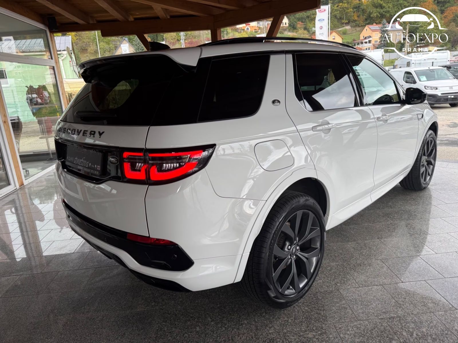 Land Rover Discovery, Sport R-Dynamic SE AWD - fotka 4