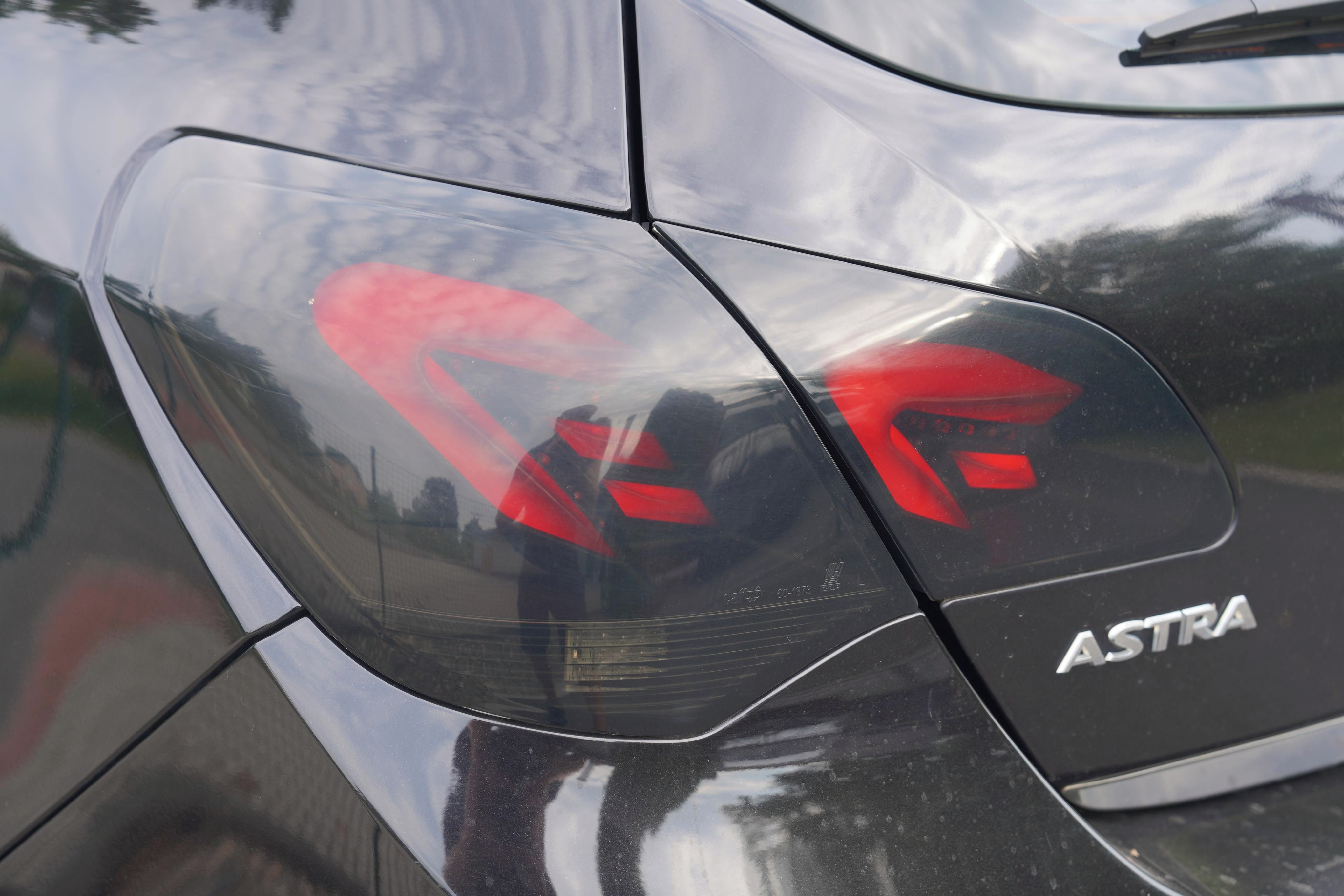 Opel Astra, CDTI 140 kW 109000 km - fotka 6