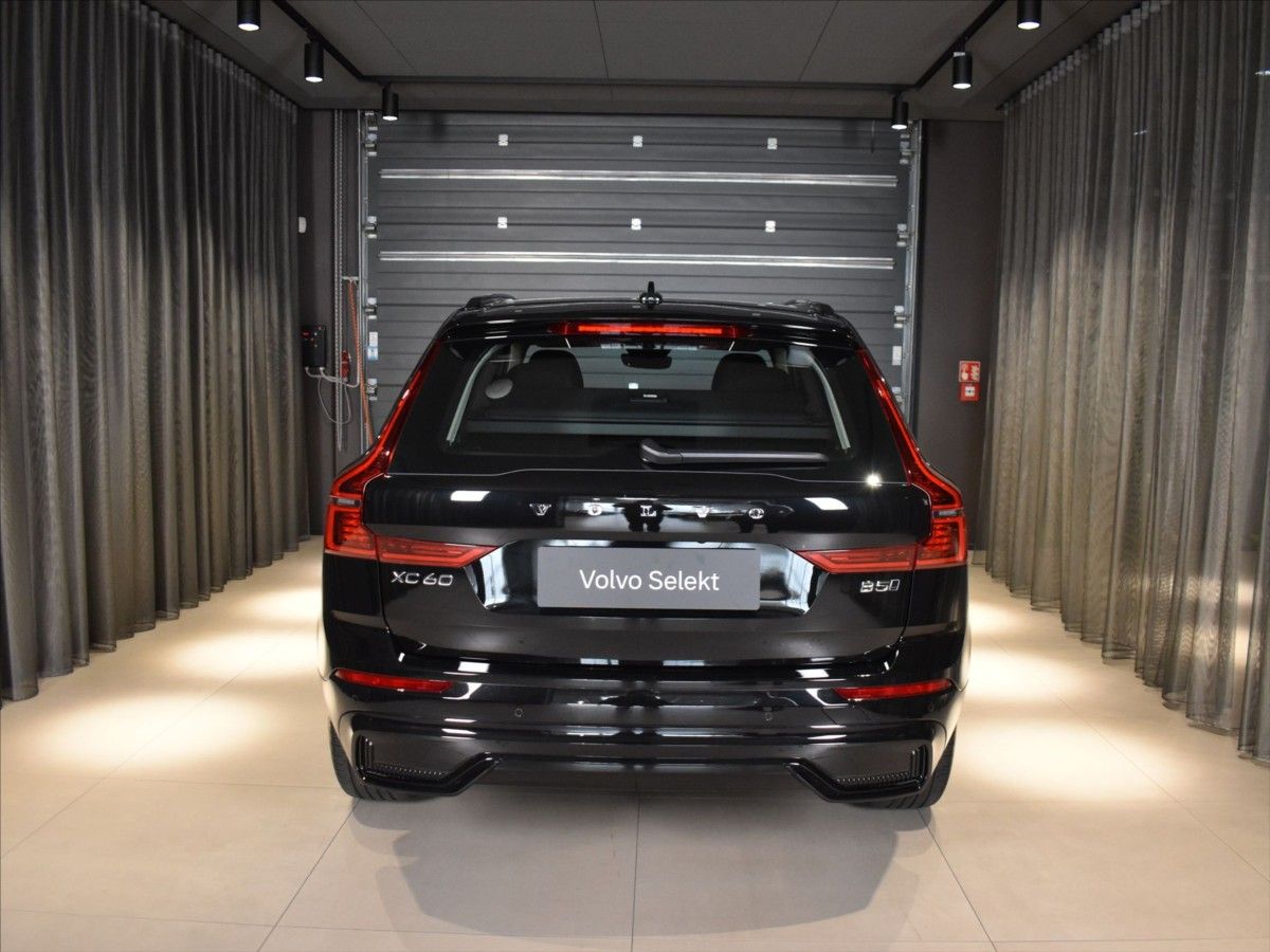 Volvo XC60, 2,0 B5 AWD PLUS bezklíč,BLIS - fotka 5
