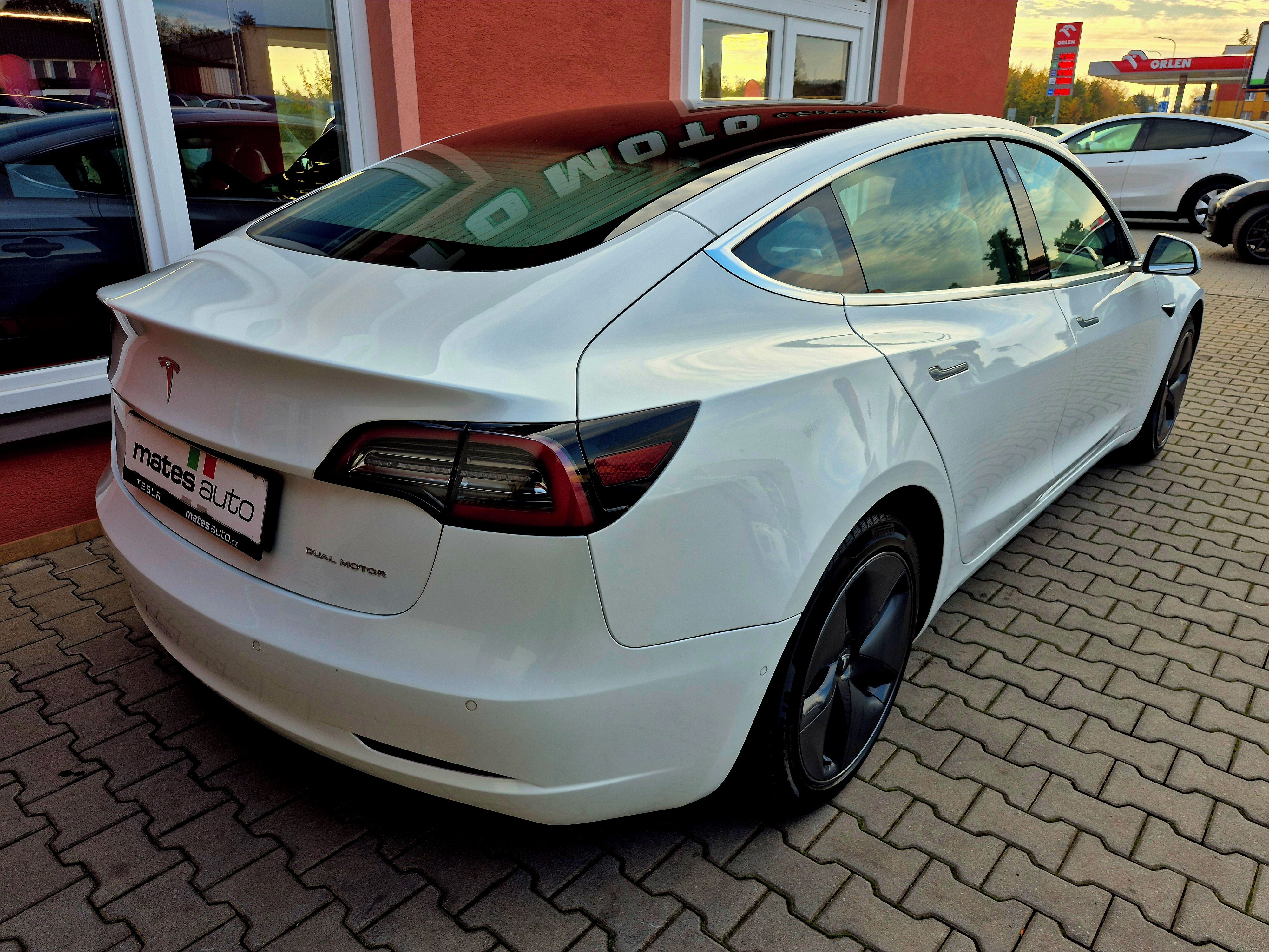 Tesla Model 3, Long Range Dual Motor 350 kW - fotka 5