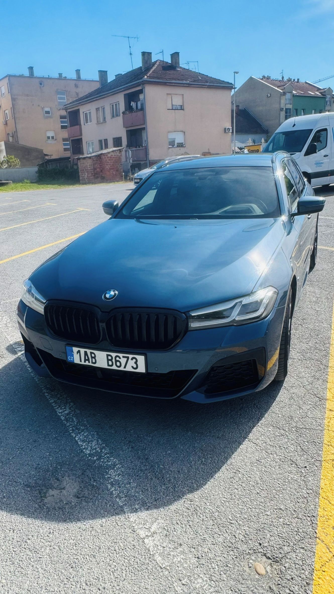 BMW Řada 5, 540D xDrive - fotka 2