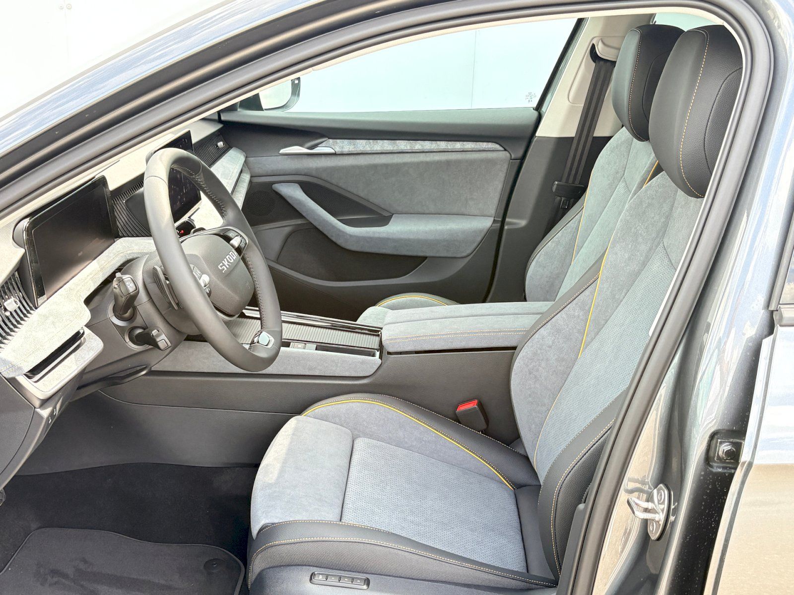 Škoda Superb, DSG / 2.0 TDI / 110 kW / SELEC - fotka 6