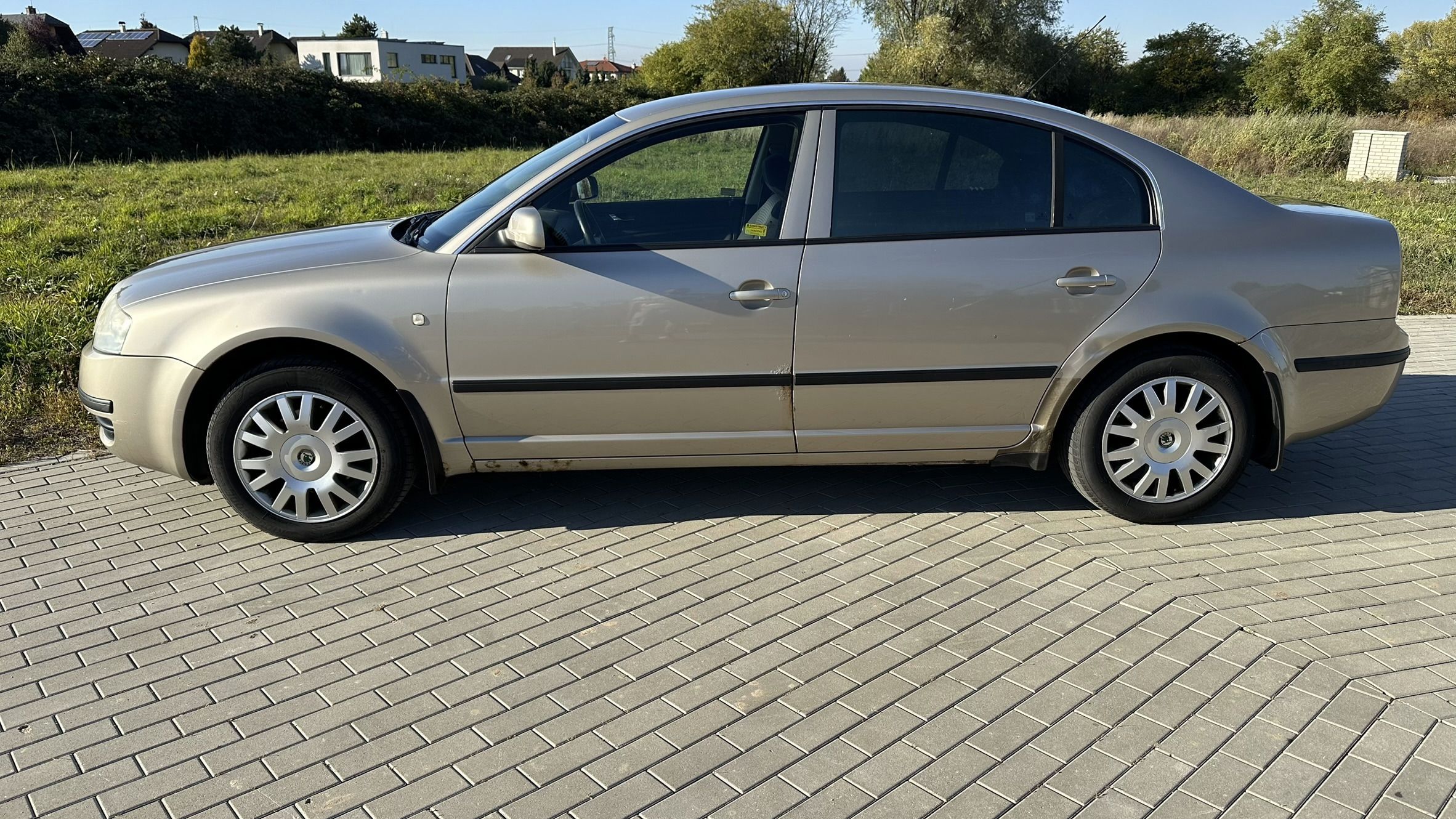Škoda Superb, 1.9 TDI 96 kW servis - nehavar - fotka 2