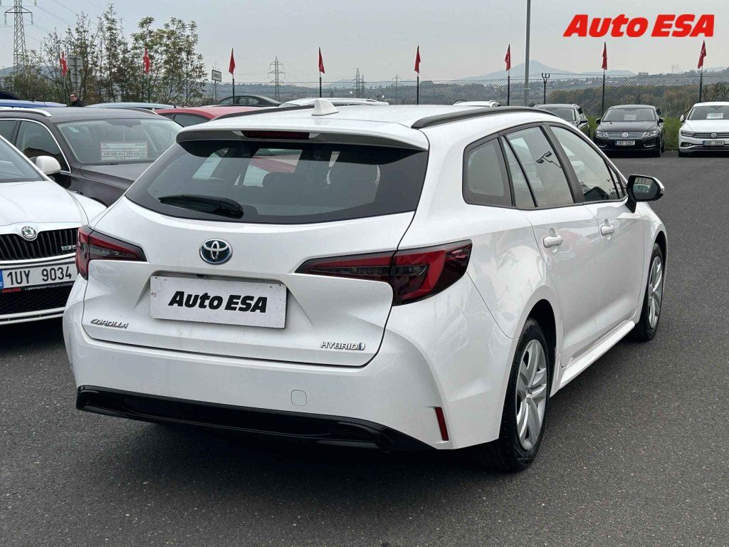 Toyota Corolla, 1.8 i,1.maj,ČR,Active,AT - fotka 4