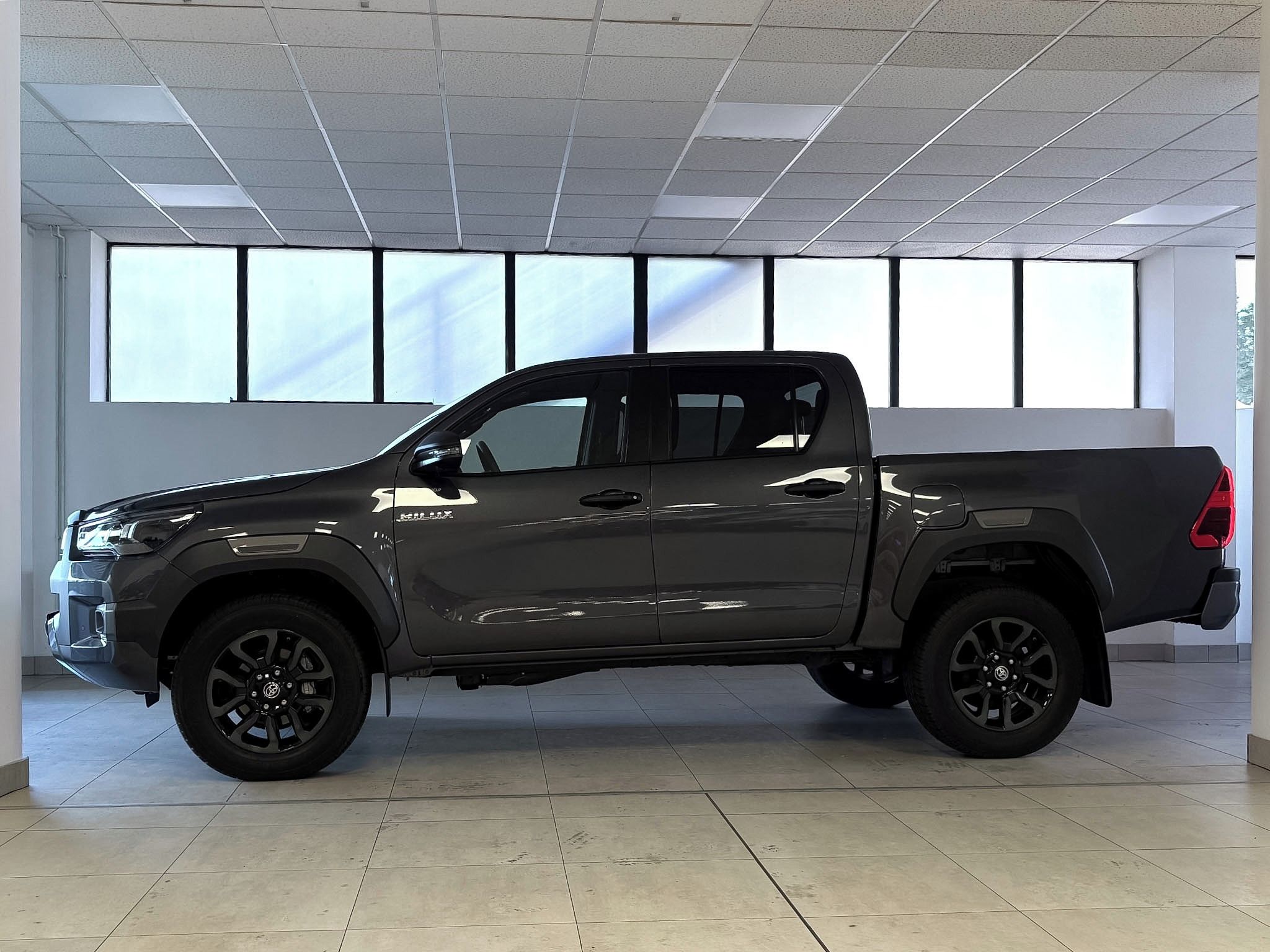 Toyota Hilux, Invincible, 2.8D, 4x4, tažné - fotka 3