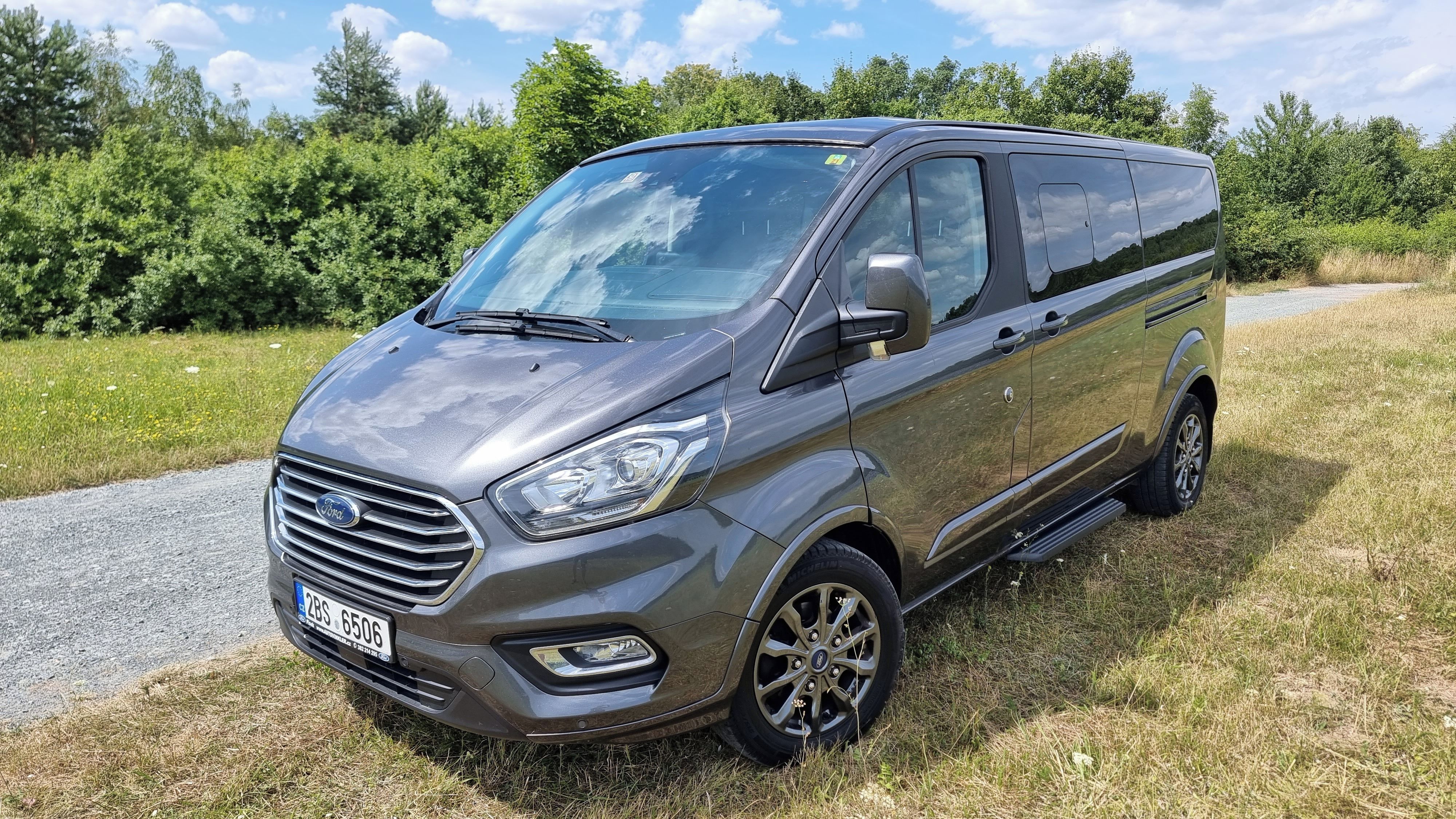 Ford Tourneo Custom, FORD Turneo Custom - obytný - fotka 2