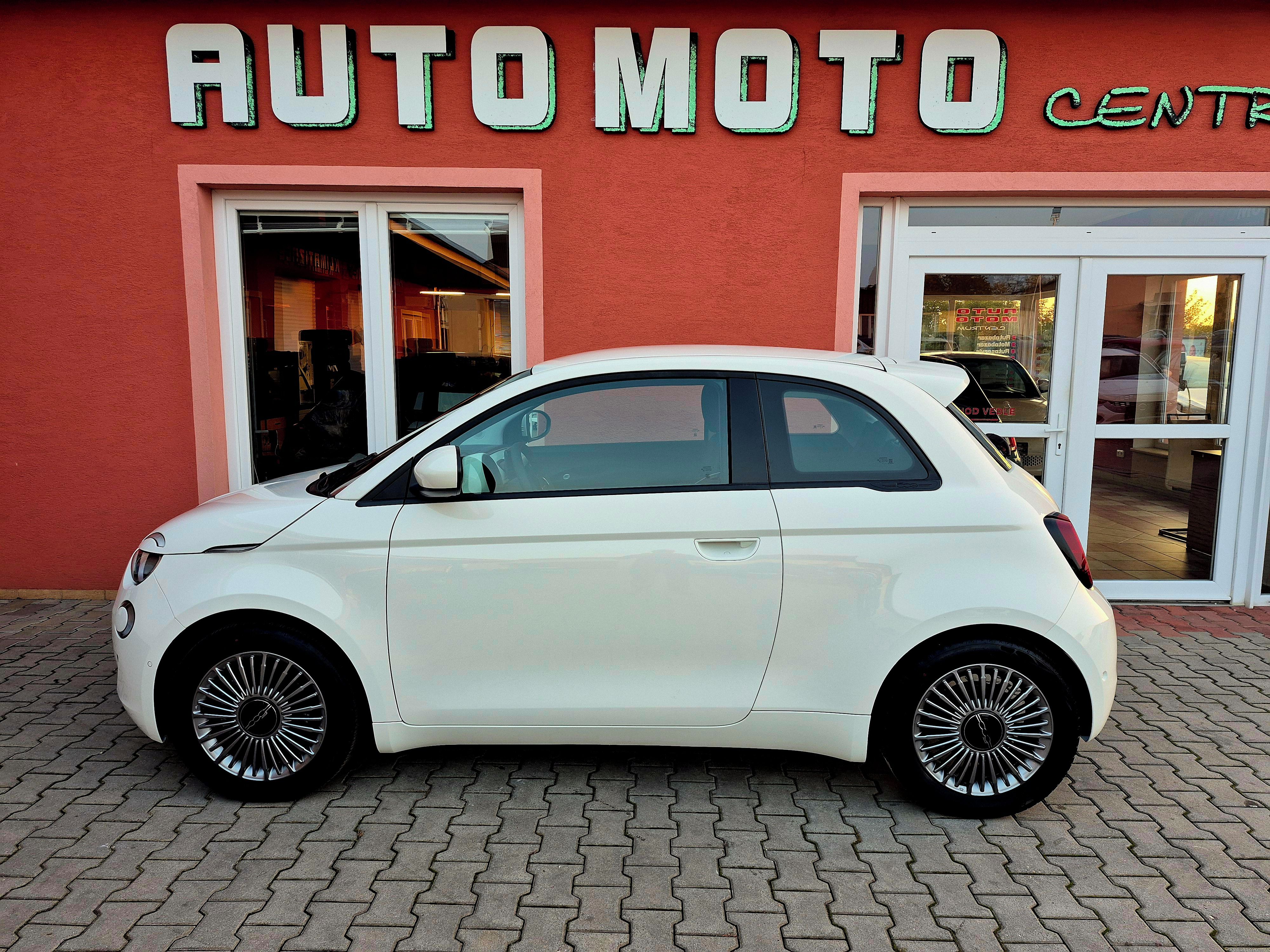 Fiat 500E, 87 kW / 42 kWh ICON SOH 96% - fotka 2