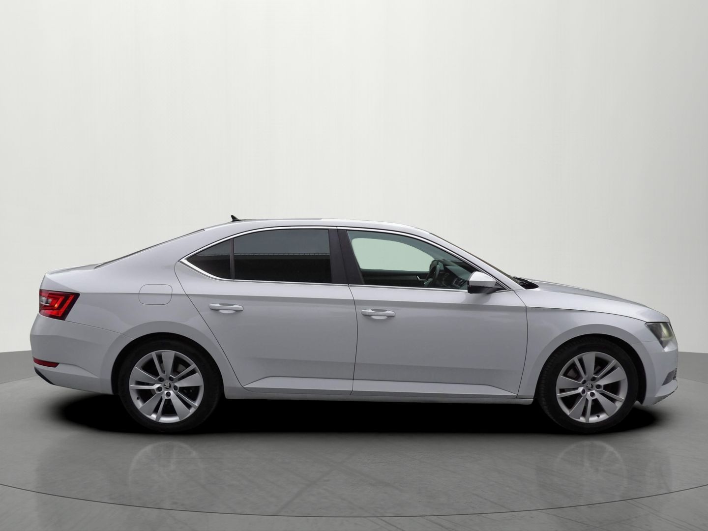 Škoda Superb, 2.0TDI DSG 4x4 Style ČR DPH - fotka 5