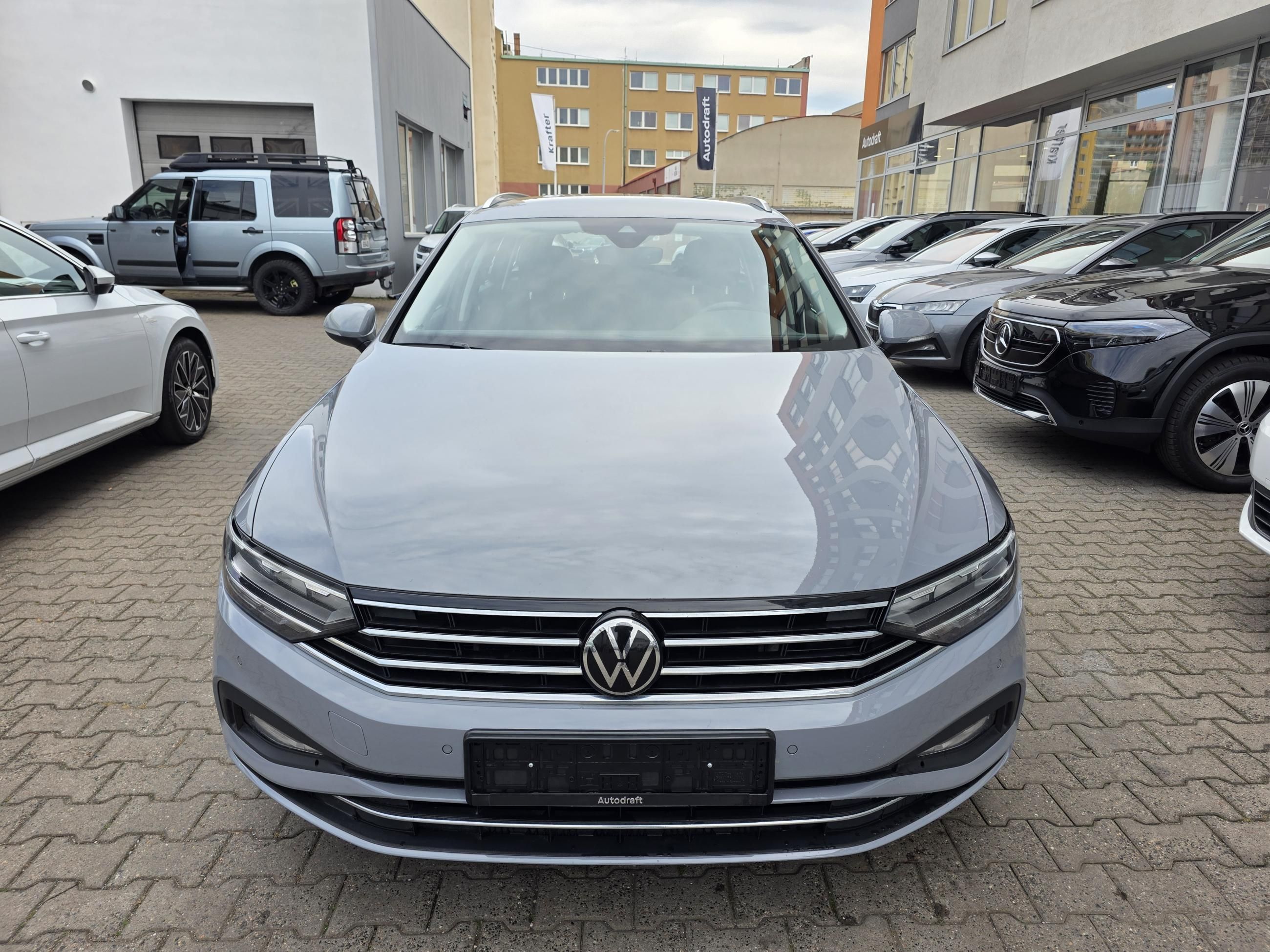 Volkswagen Passat, 2.0 TDI 110kW Manuál - fotka 3