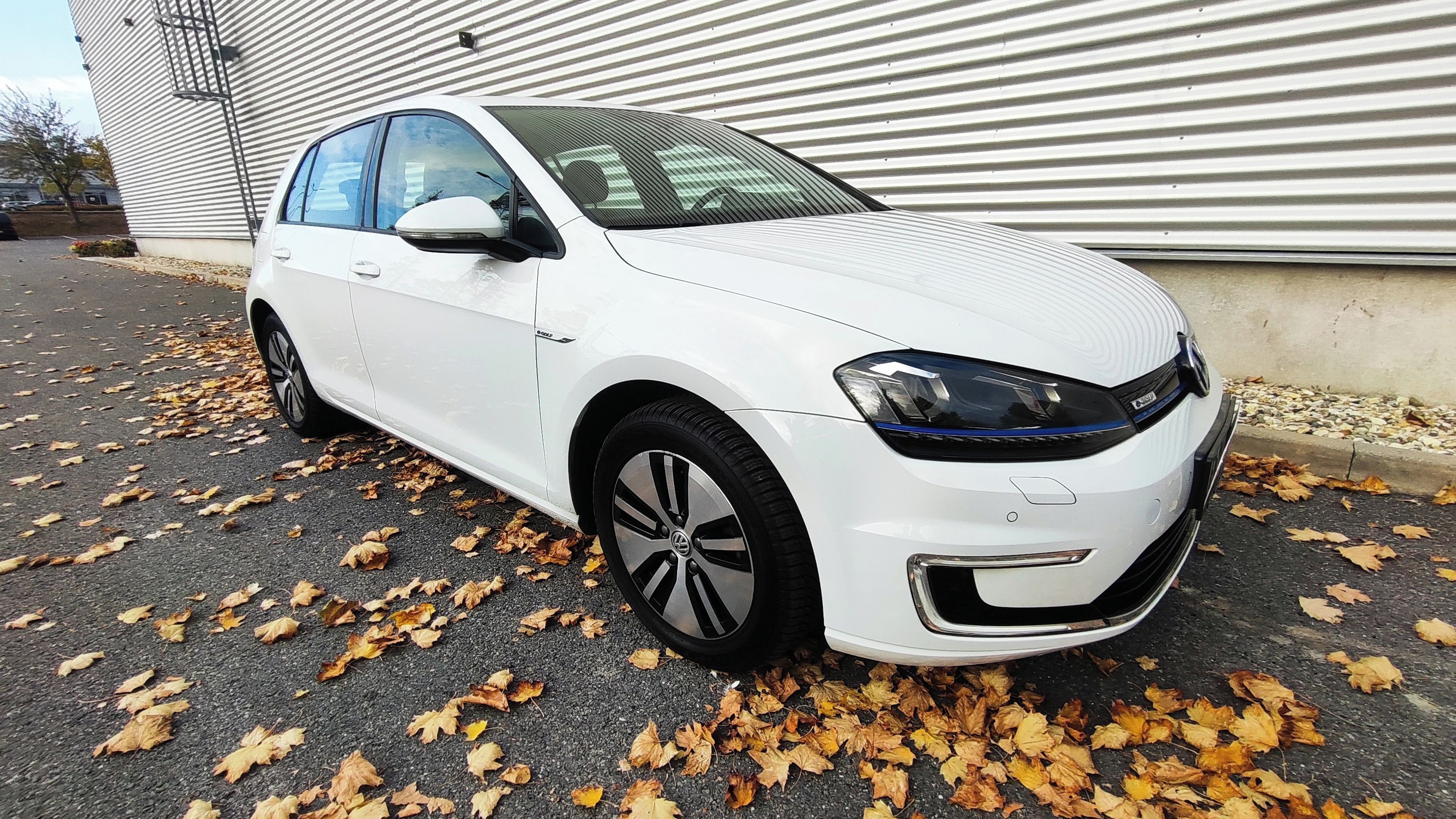 Volkswagen e-Golf, 32kWh 85 KW  28.000km!!! - fotka 5