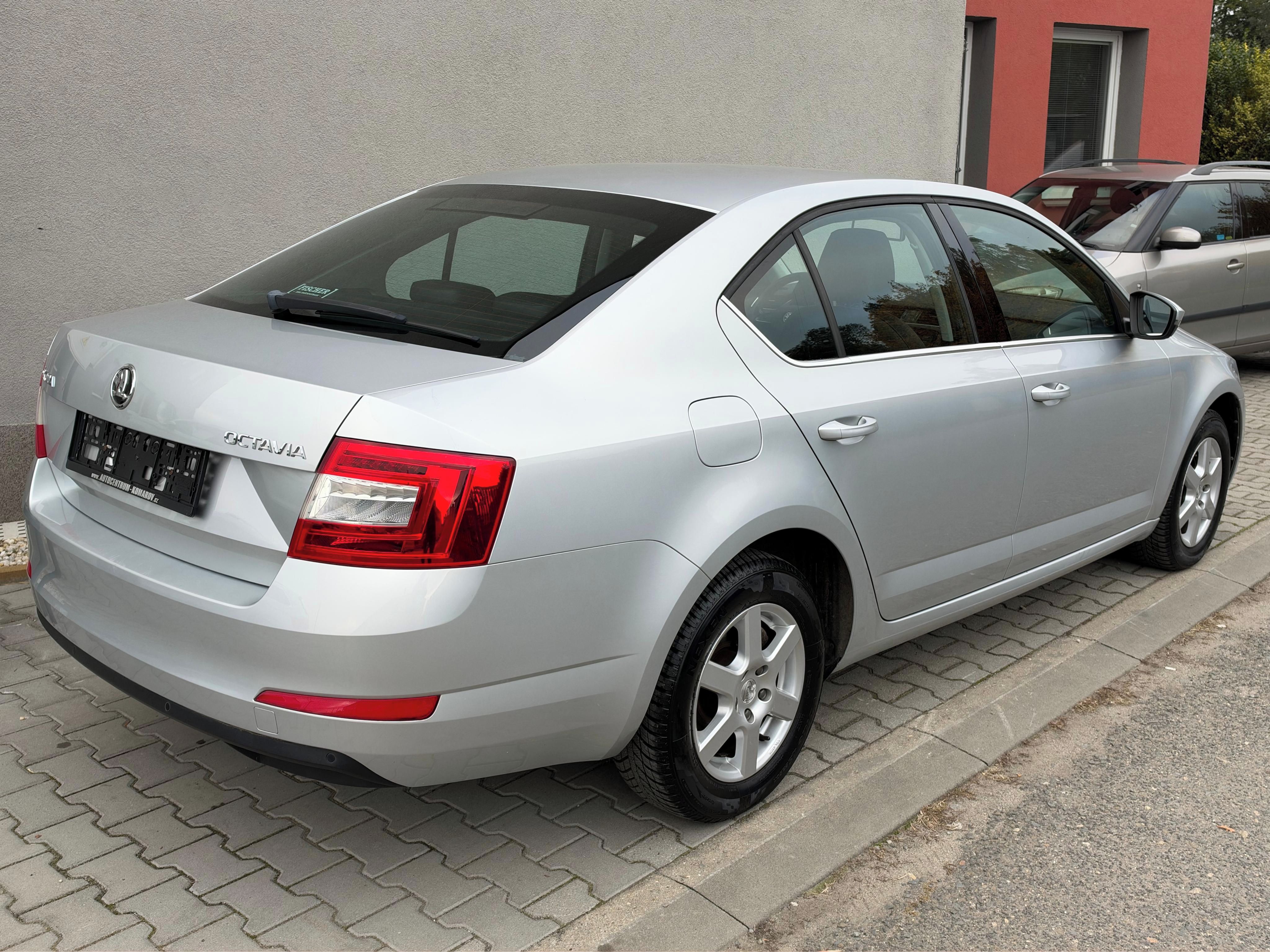 Škoda Octavia, 1.2 TSI Elegance 1.Majitel - fotka 6