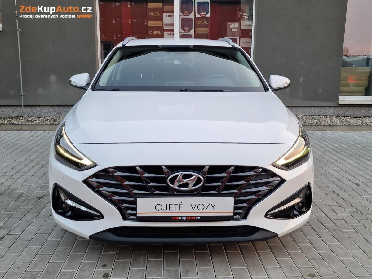 Hyundai i30, 1.0 T-Gdi Family Smart Kombi - fotka 4