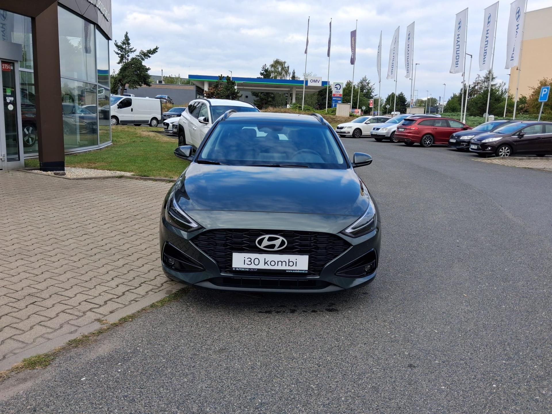 Hyundai i30, 1.6 T-GDi 150k DCT GO Czech! - fotka 3