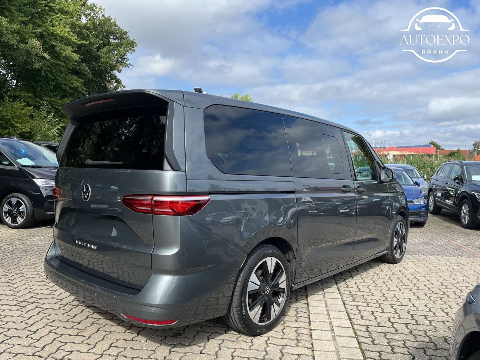 Volkswagen Multivan, Life long TDi *Záruka 5/2027 - fotka 4