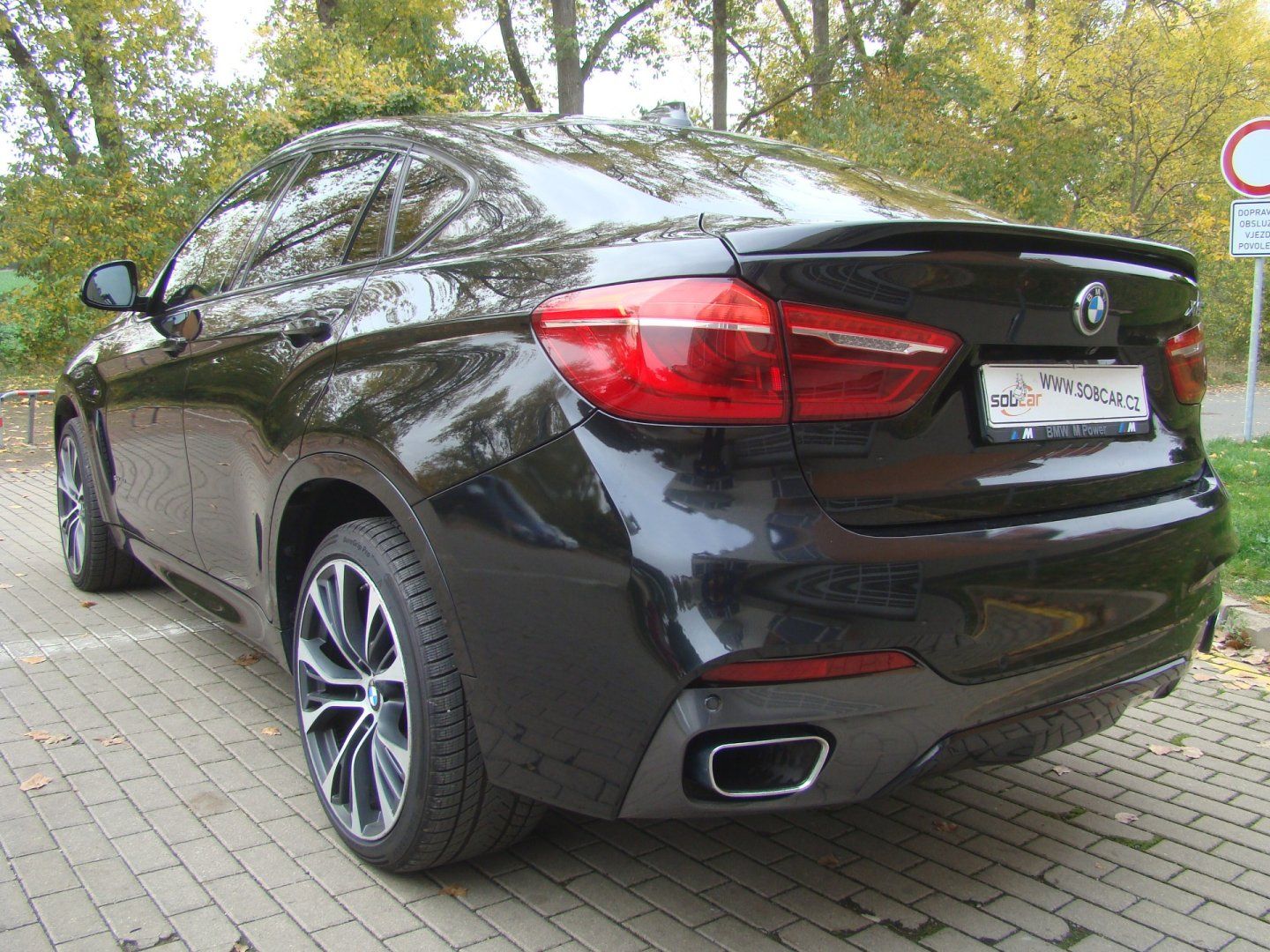 BMW X6, 40d xDrive Mpaket - fotka 5