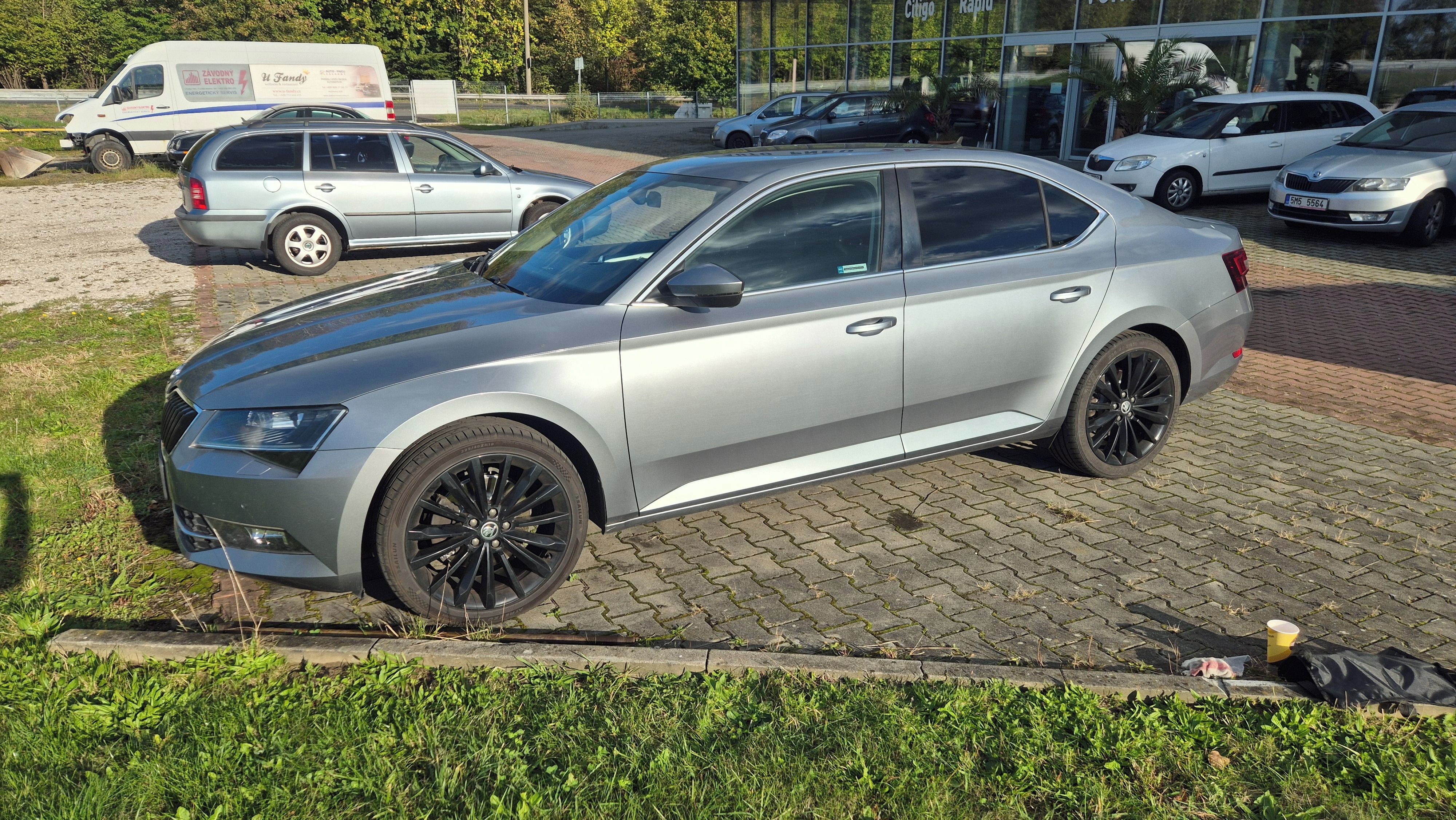 Škoda Superb, 2.0 TDI - fotka 3