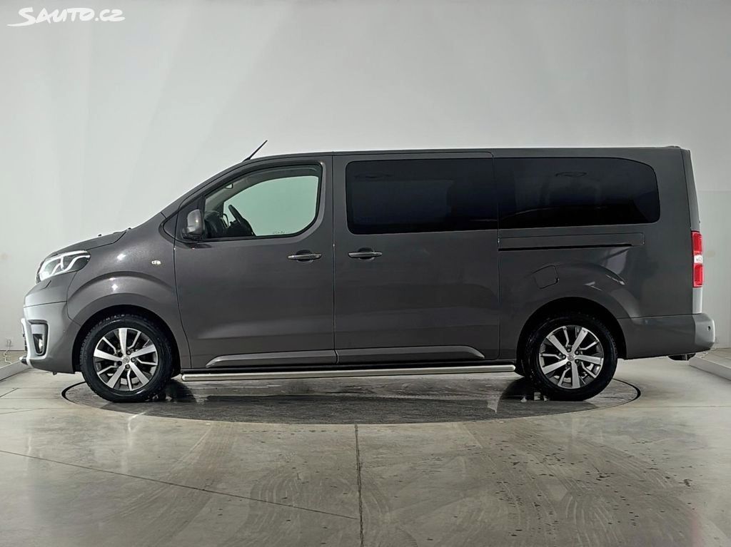 Toyota Proace Verso, Long VIP 130kW 8AT ČR servis - fotka 3