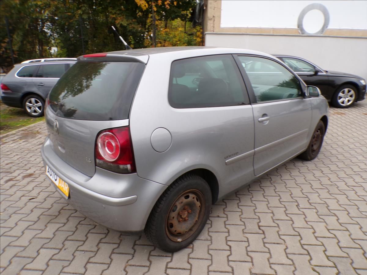 Volkswagen Polo, 1,4 16V  TEMPOMAT - fotka 5