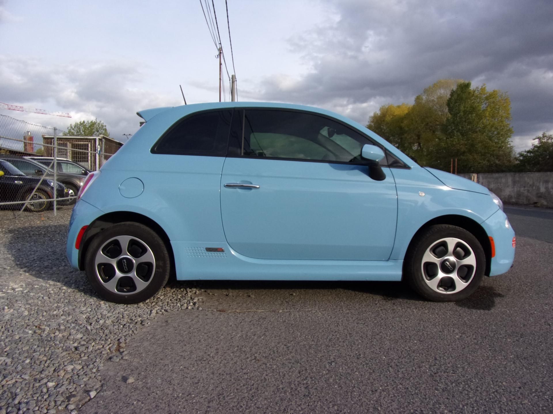 Fiat 500E, 24kWh ATRAKTIVNÍ BARVA+VÝBAVA - fotka 4