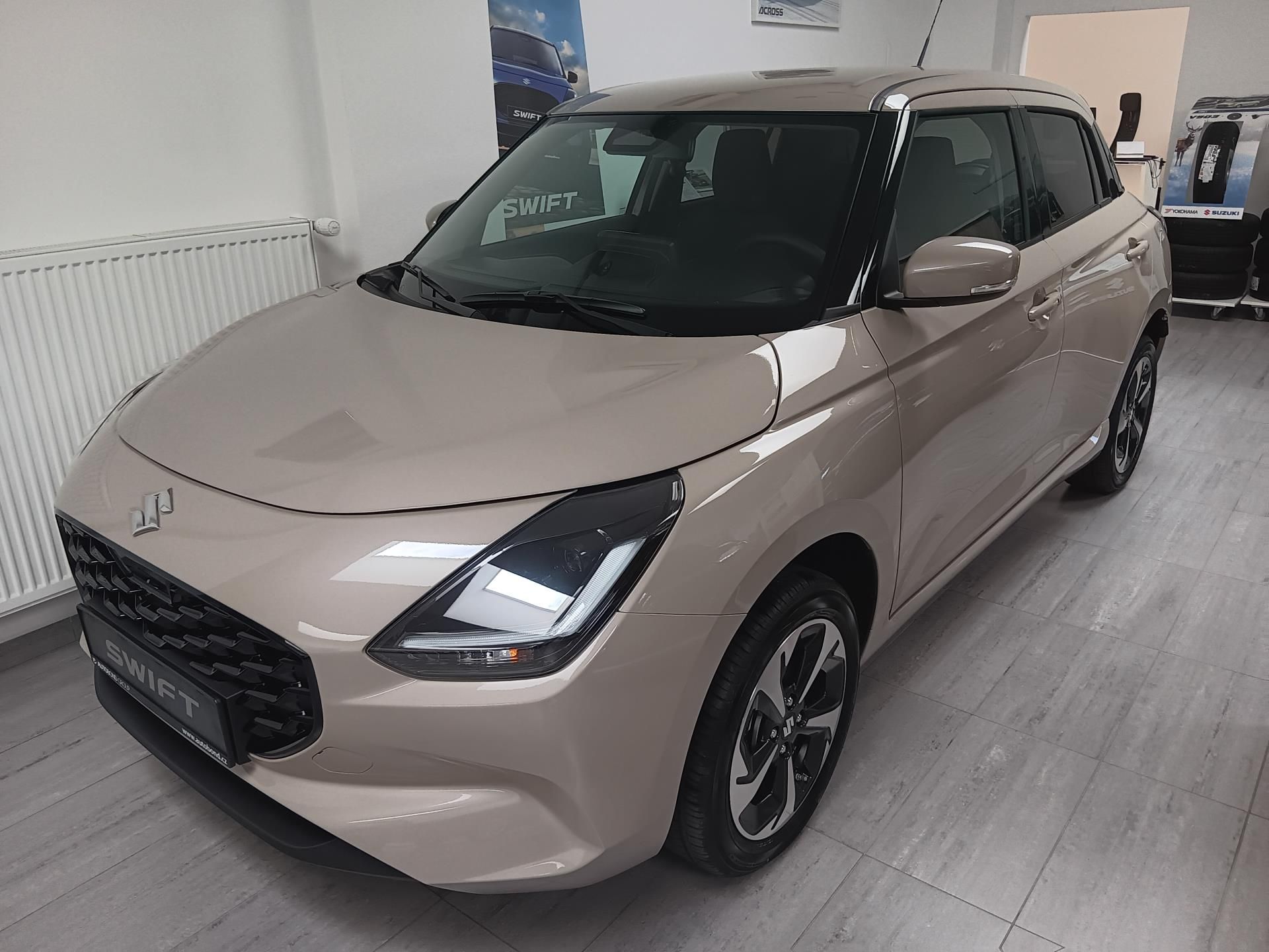 Suzuki Swift, ELEGANCE 1.2 HYBRID M/T 4x4